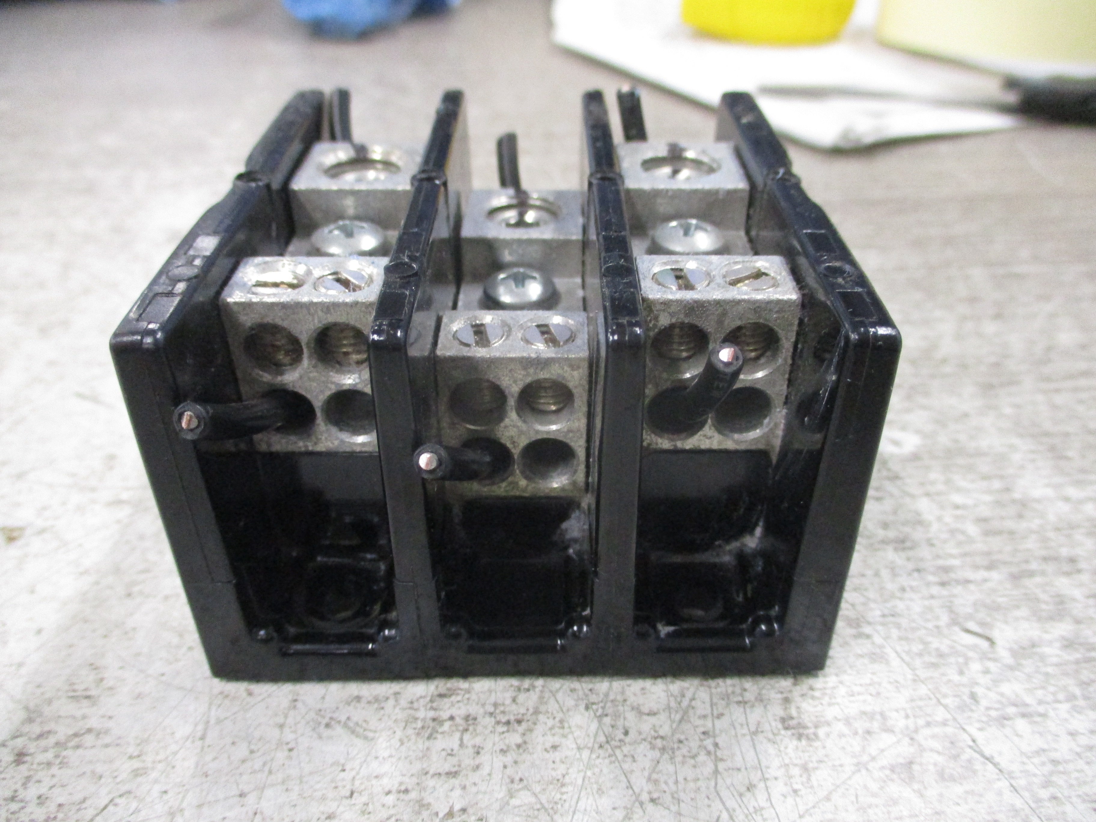 Square D Power Distribution Block 9080 LBA362104 175A 600V 3P