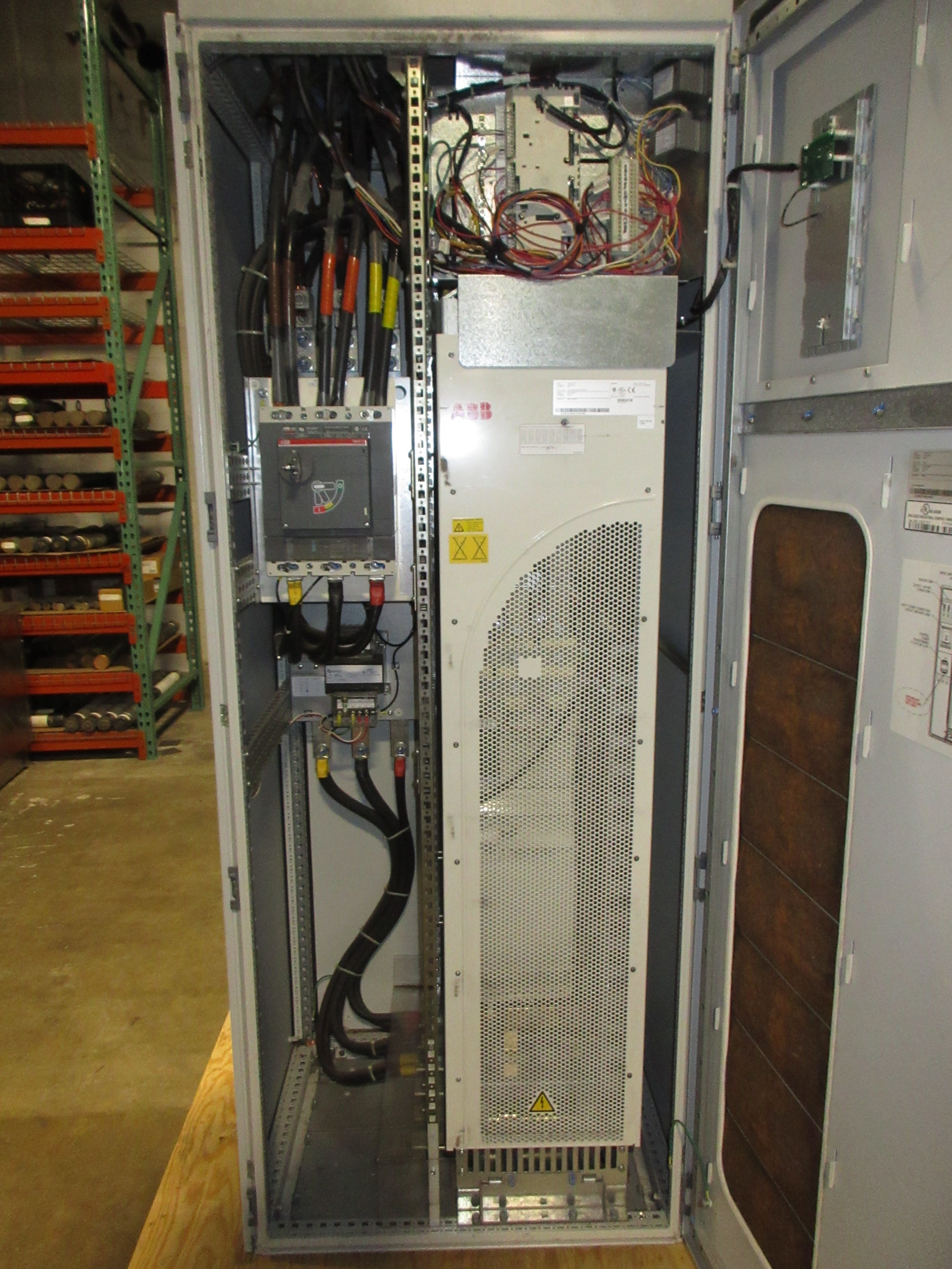 ABB ACS800 AC Drive ACS800-PC-0400-5+B055 400HP 3Ph Breaker Disconnect Used