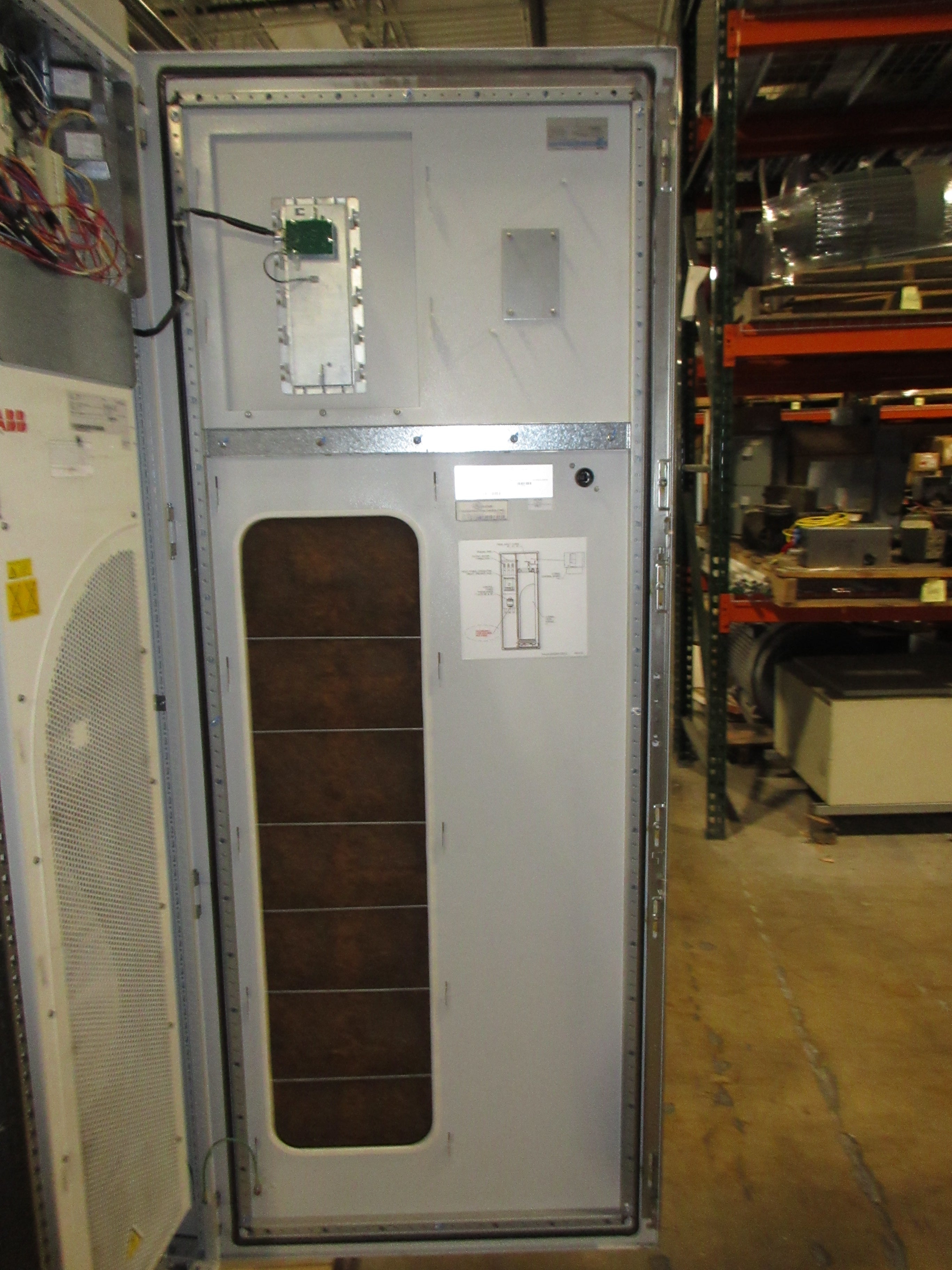 ABB ACS800 AC Drive ACS800-PC-0400-5+B055 400HP 3Ph Breaker Disconnect Used