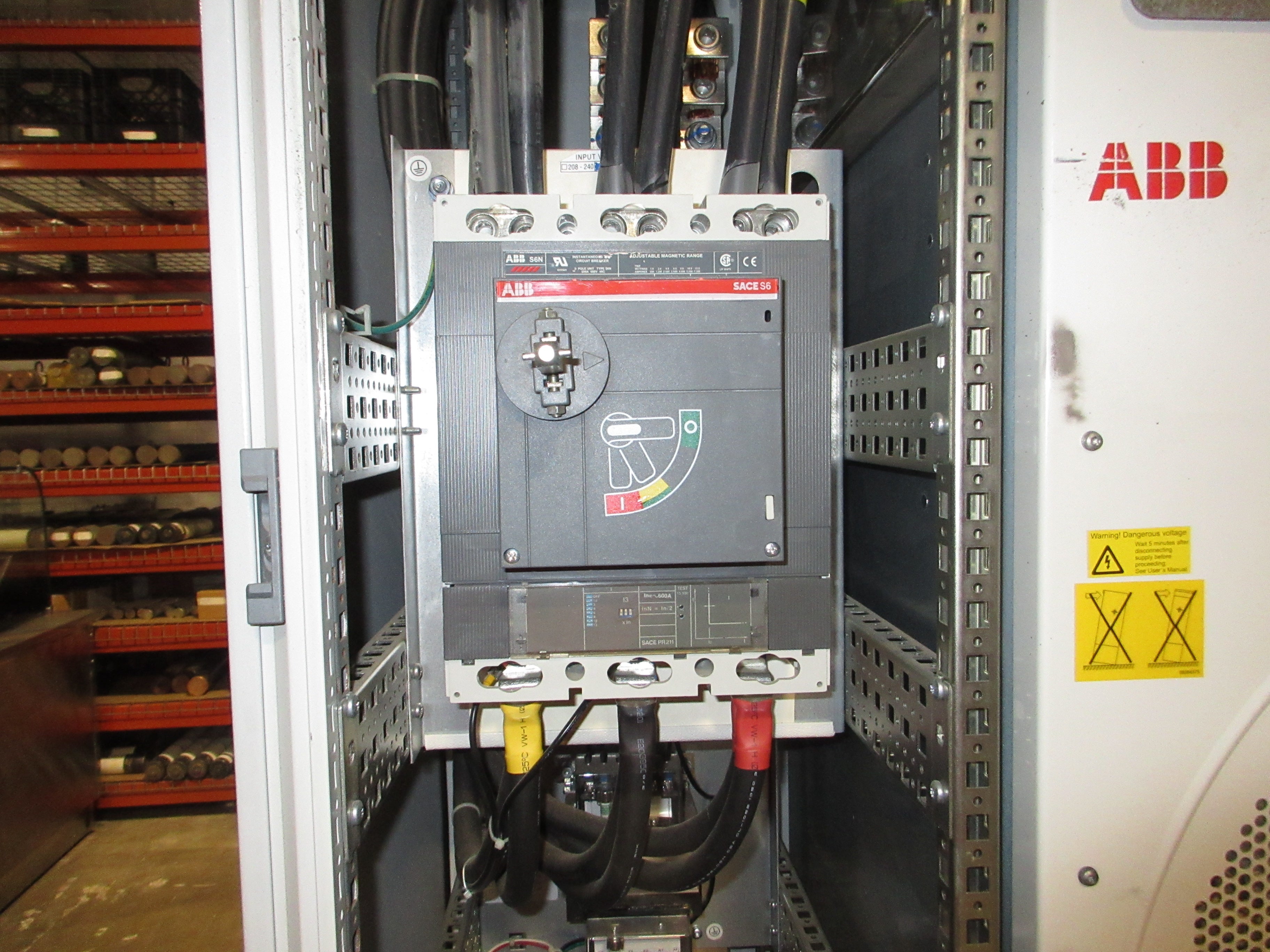 ABB ACS800 AC Drive ACS800-PC-0400-5+B055 400HP 3Ph Breaker Disconnect Used