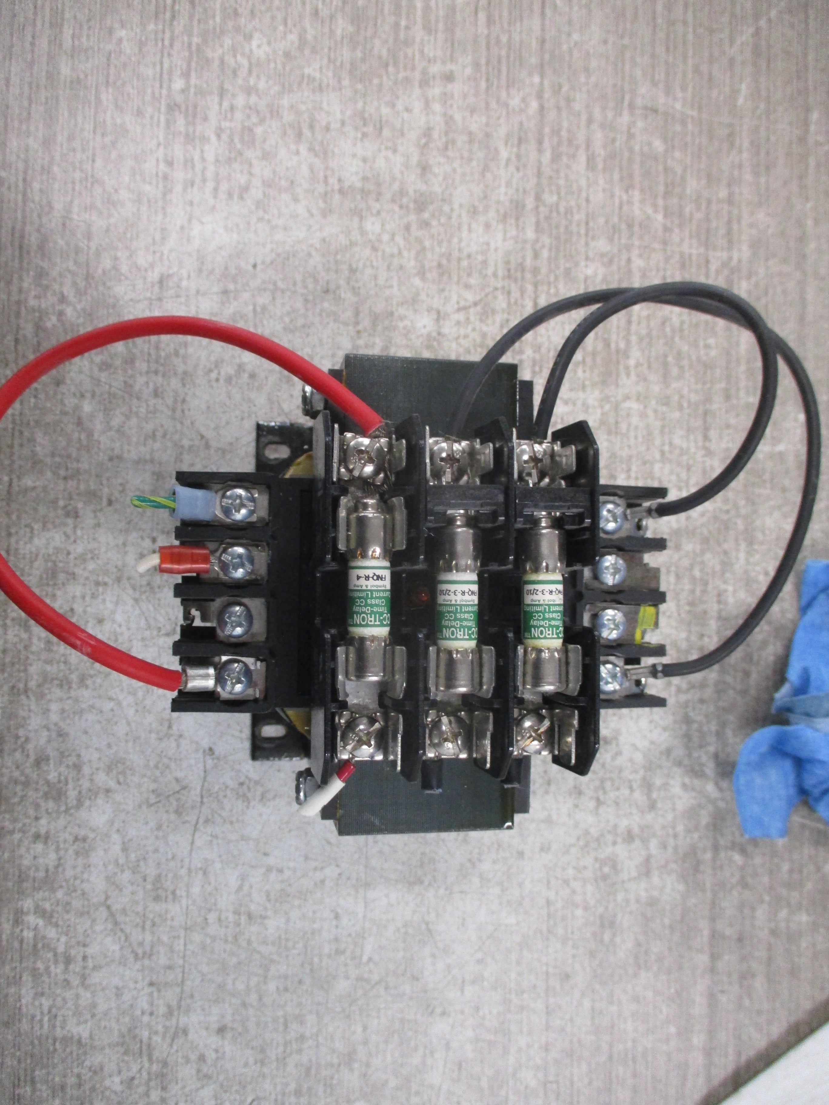 Square D Transformer 9070TF300D1 0.3KVA Pri:240/480 Sec: 120V Used