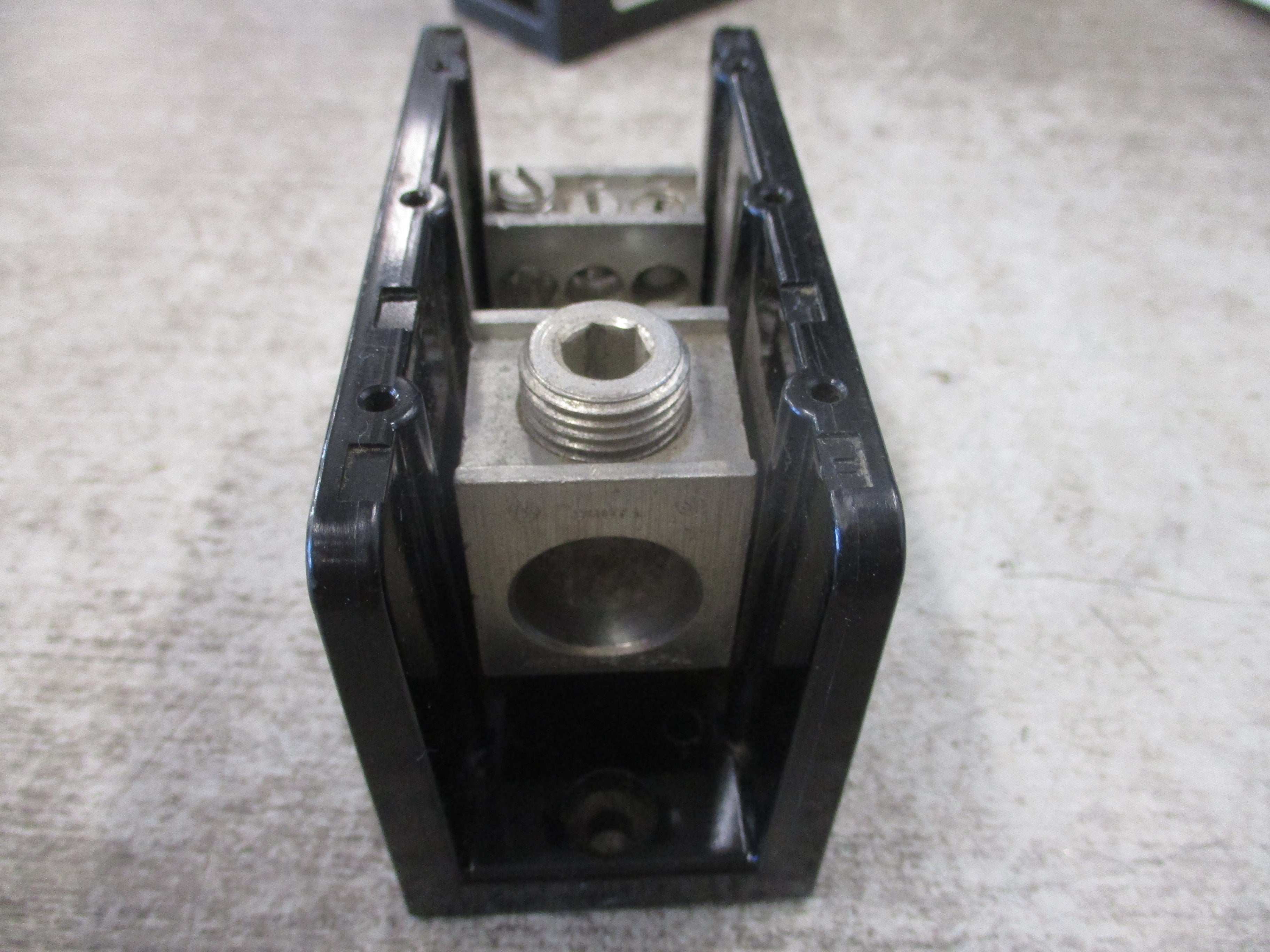 Square D Terminal Block 9080LBA163106 335A 600V 1P Line (1): #6-400