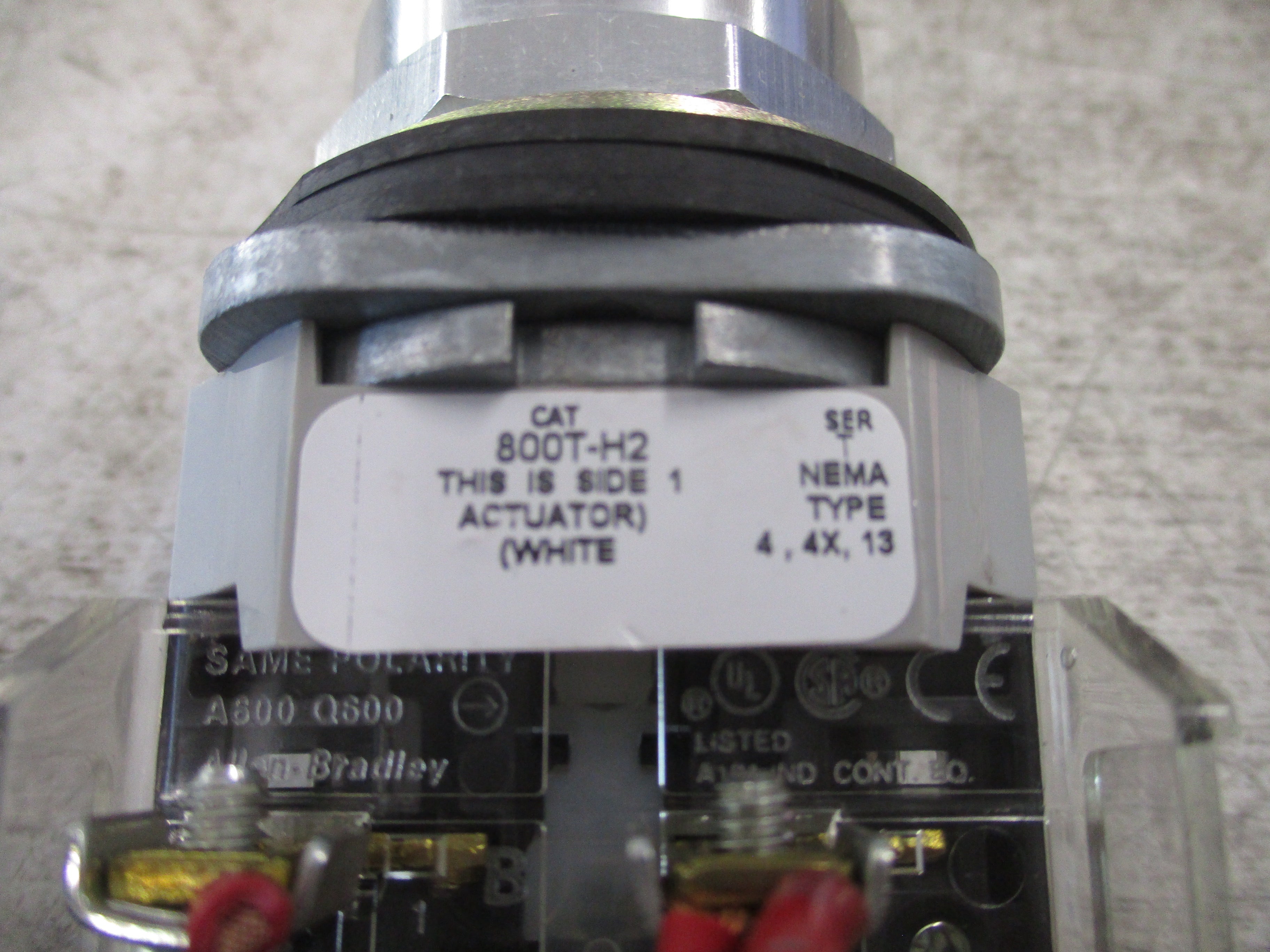 Allen-Bradley Selector switch 800T-H2 Ser. T Nema 4,4X,13 Used