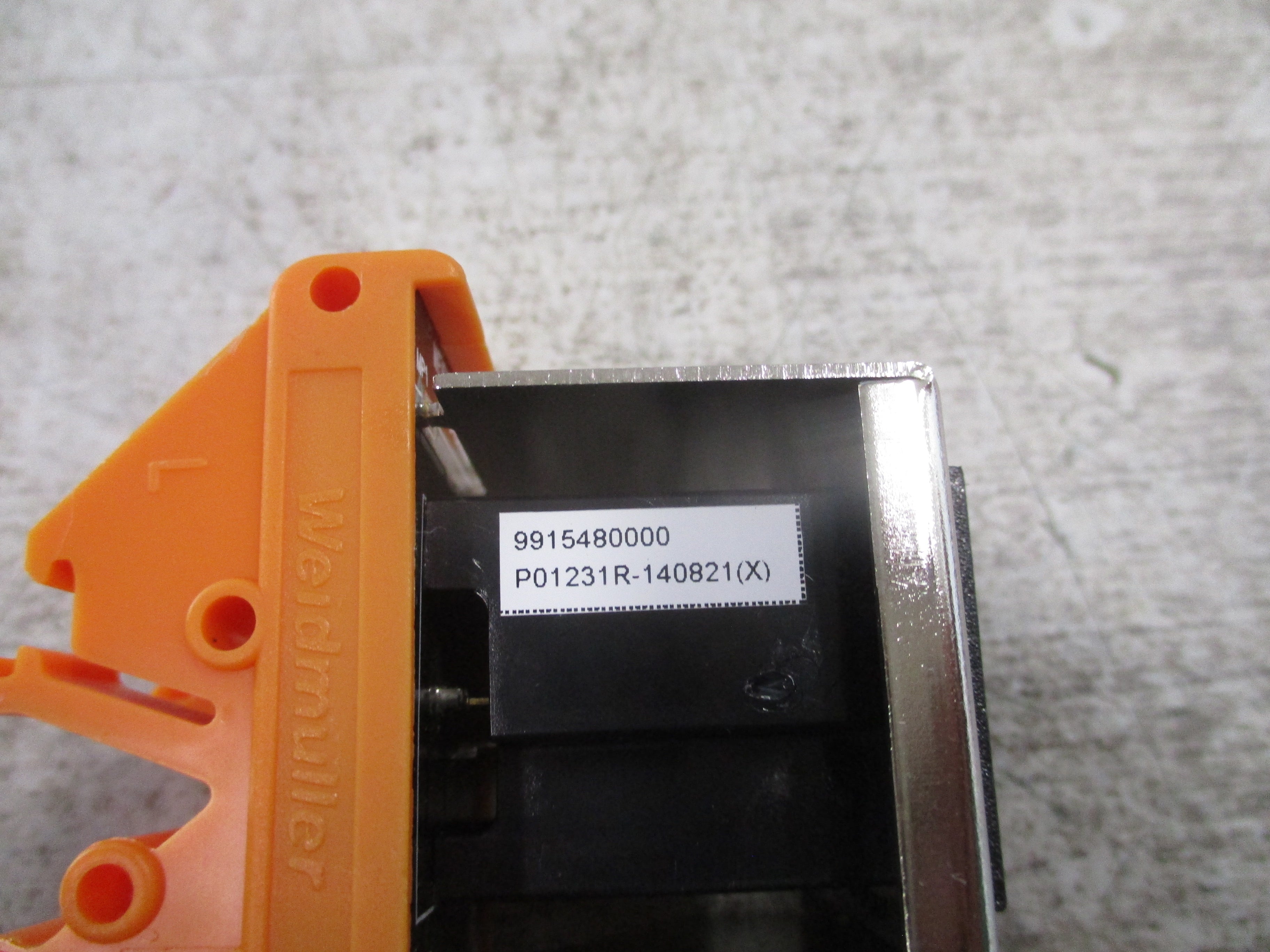 Weidmuller Outlet Module 9915480000 125V 15A Used