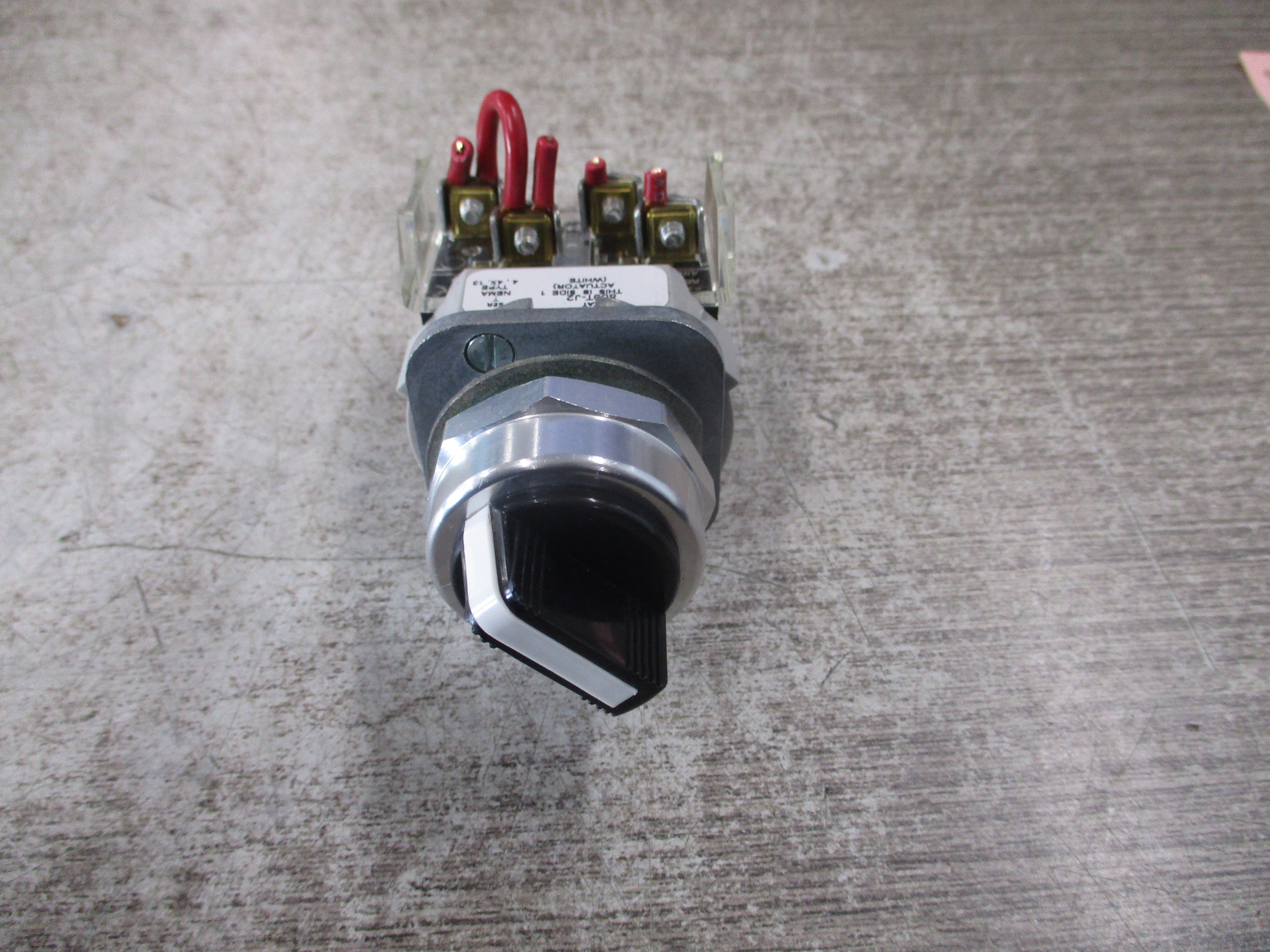 Allen-Bradley Selector Switch 800T-J2 Ser. T Nema 4,4X,13 Used