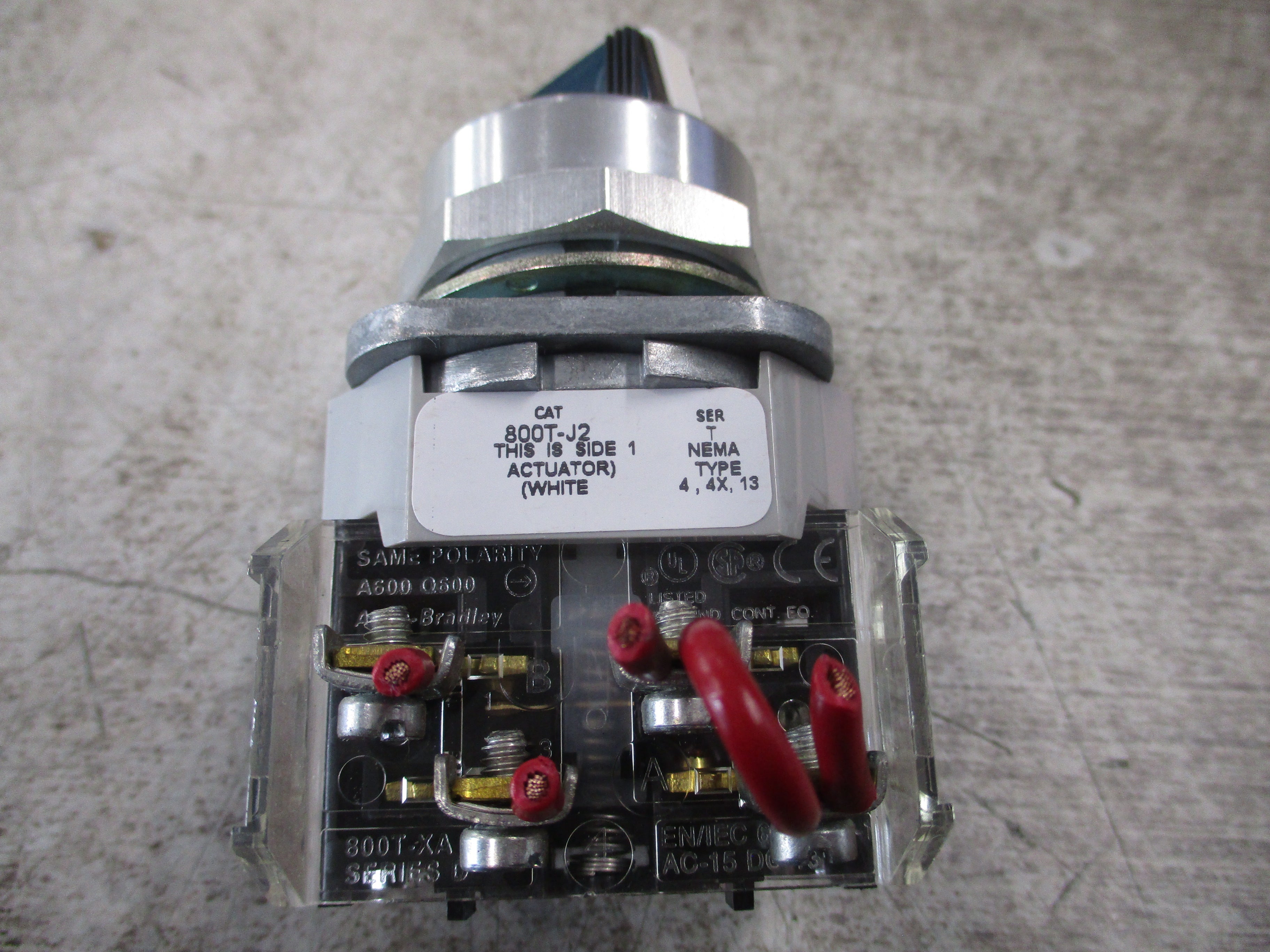 Allen-Bradley Selector Switch 800T-J2 Ser. T Nema 4,4X,13 Used