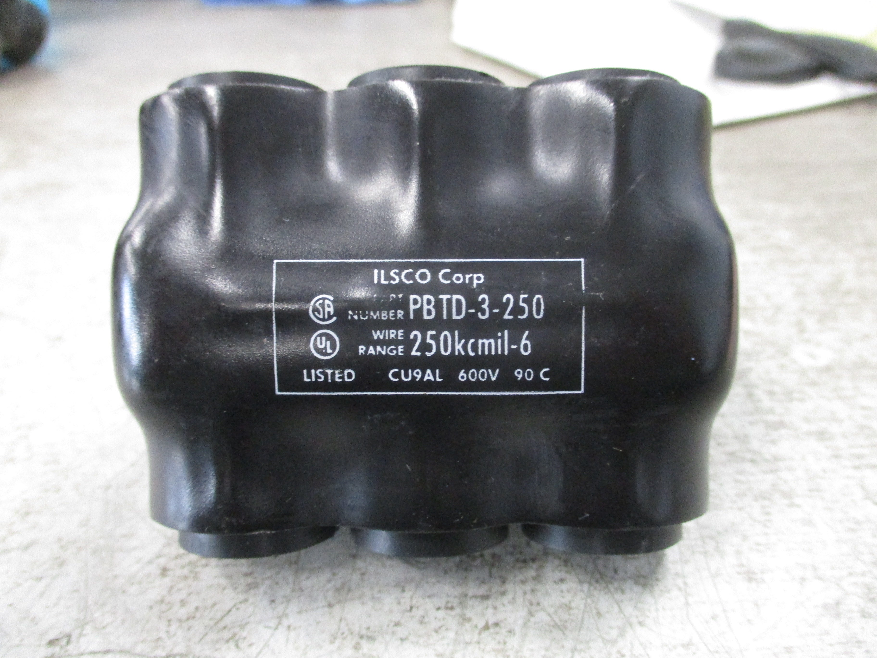 Ilsco Multi-Tap Connector PBTD-3-250 250KCMIL-6 3P 600V Used