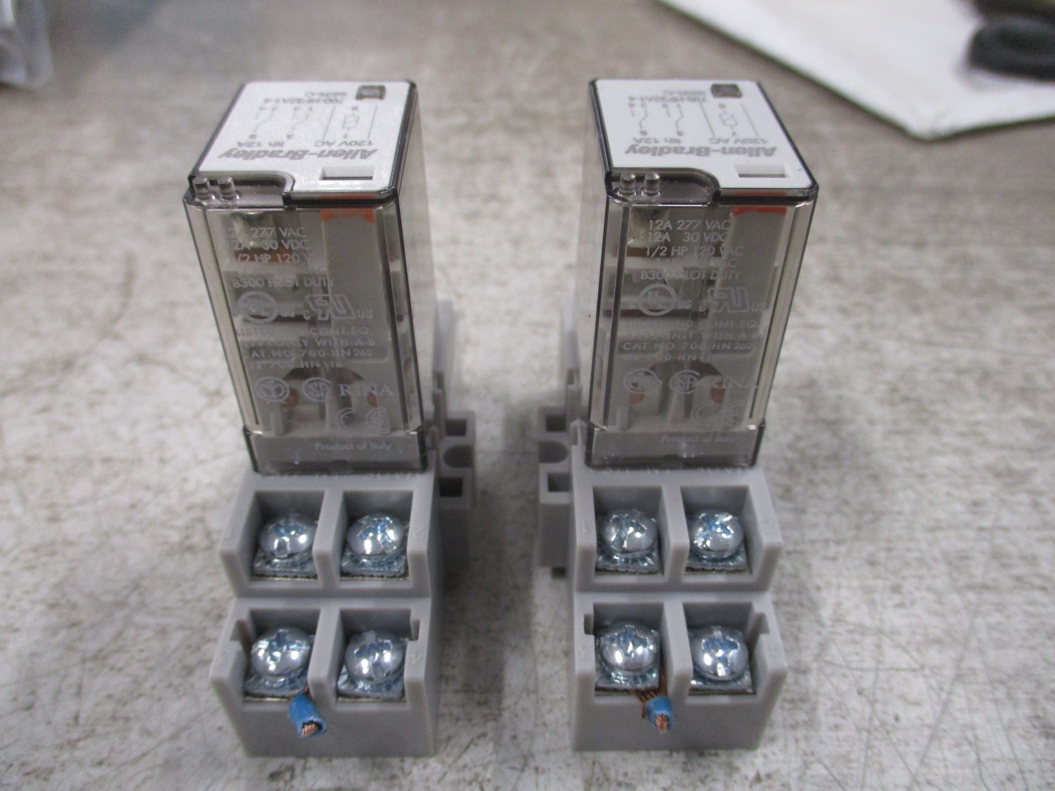 Allen-Bradley Relay 700-HF32A1-4 Ser. C 120V Coil W/Base *Lot of 2* Used