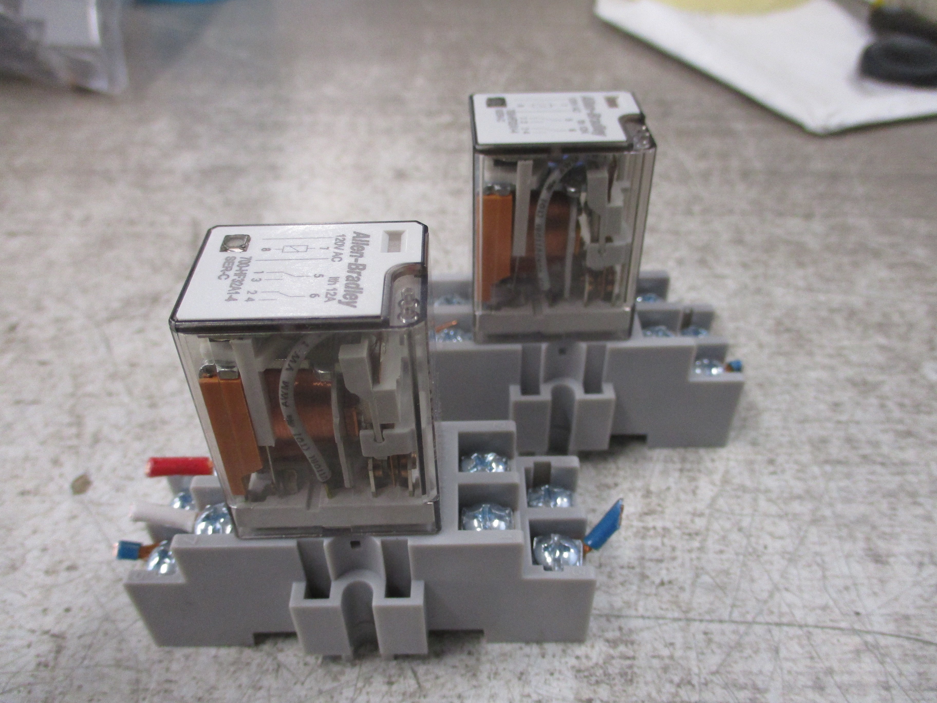 Allen-Bradley Relay 700-HF32A1-4 Ser. C 120V Coil W/Base *Lot of 2* Used