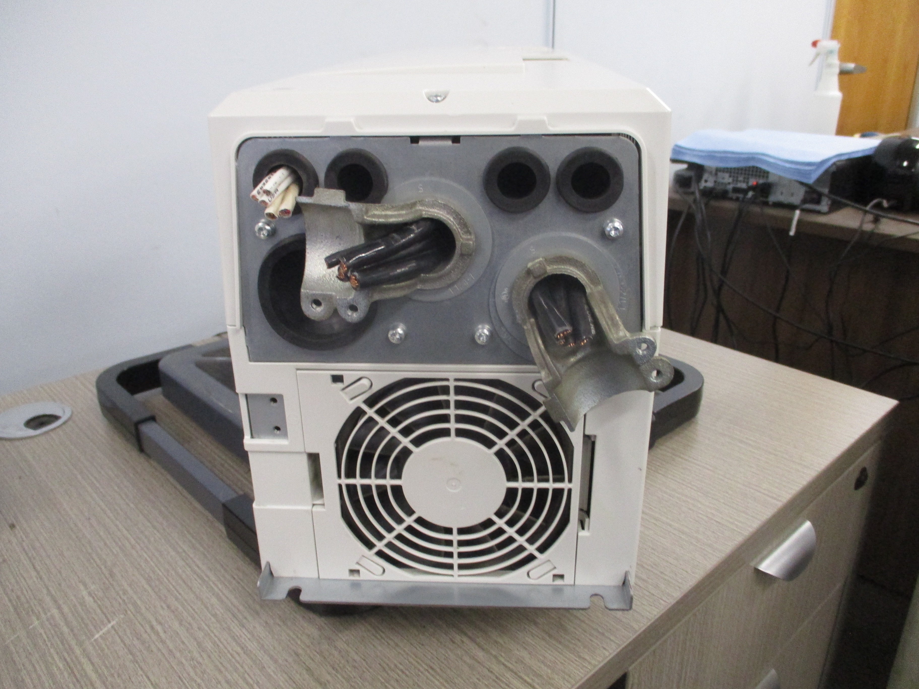 ABB ACH580 AC Drive ACH580-01-075A-2+J429 25HP 3Ph