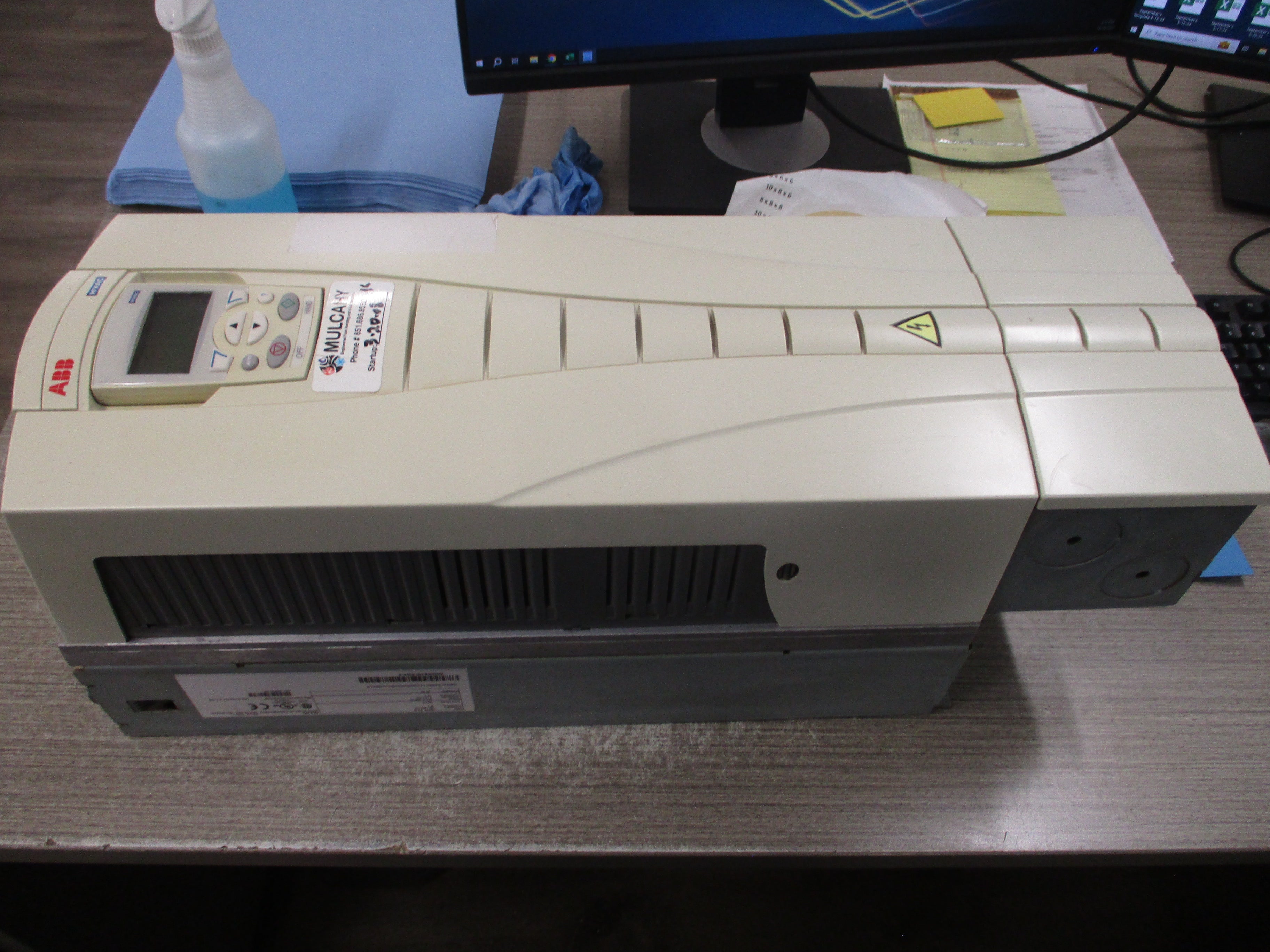 ABB ACH550 AC Drive ACH550-UH-038A-4 25HP 3Ph Input: 3PH 48-63Hz 380-480VAC 38A