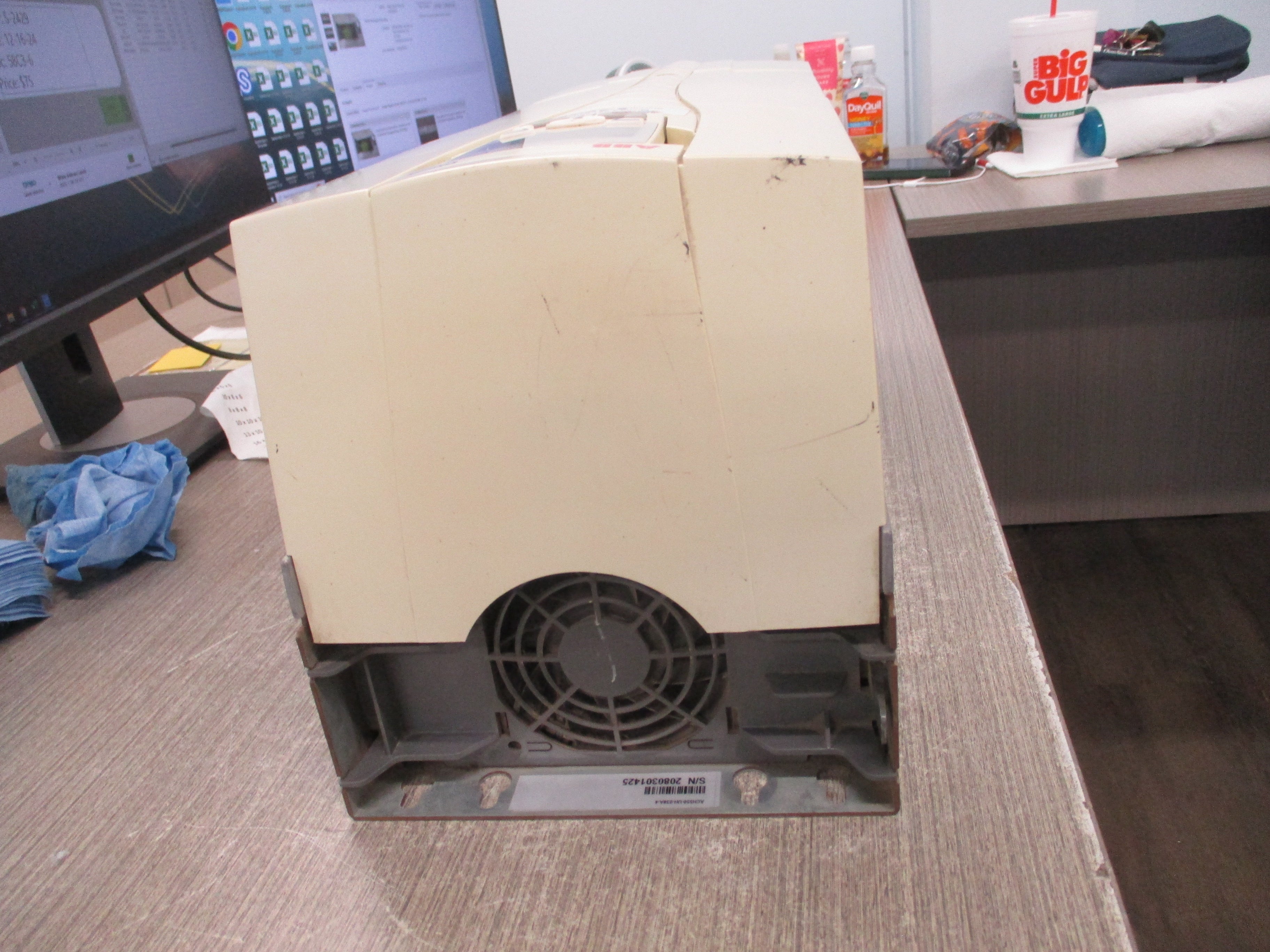 ABB ACH550 AC Drive ACH550-UH-038A-4 25HP 3Ph Input: 3PH 48-63Hz 380-480VAC 38A