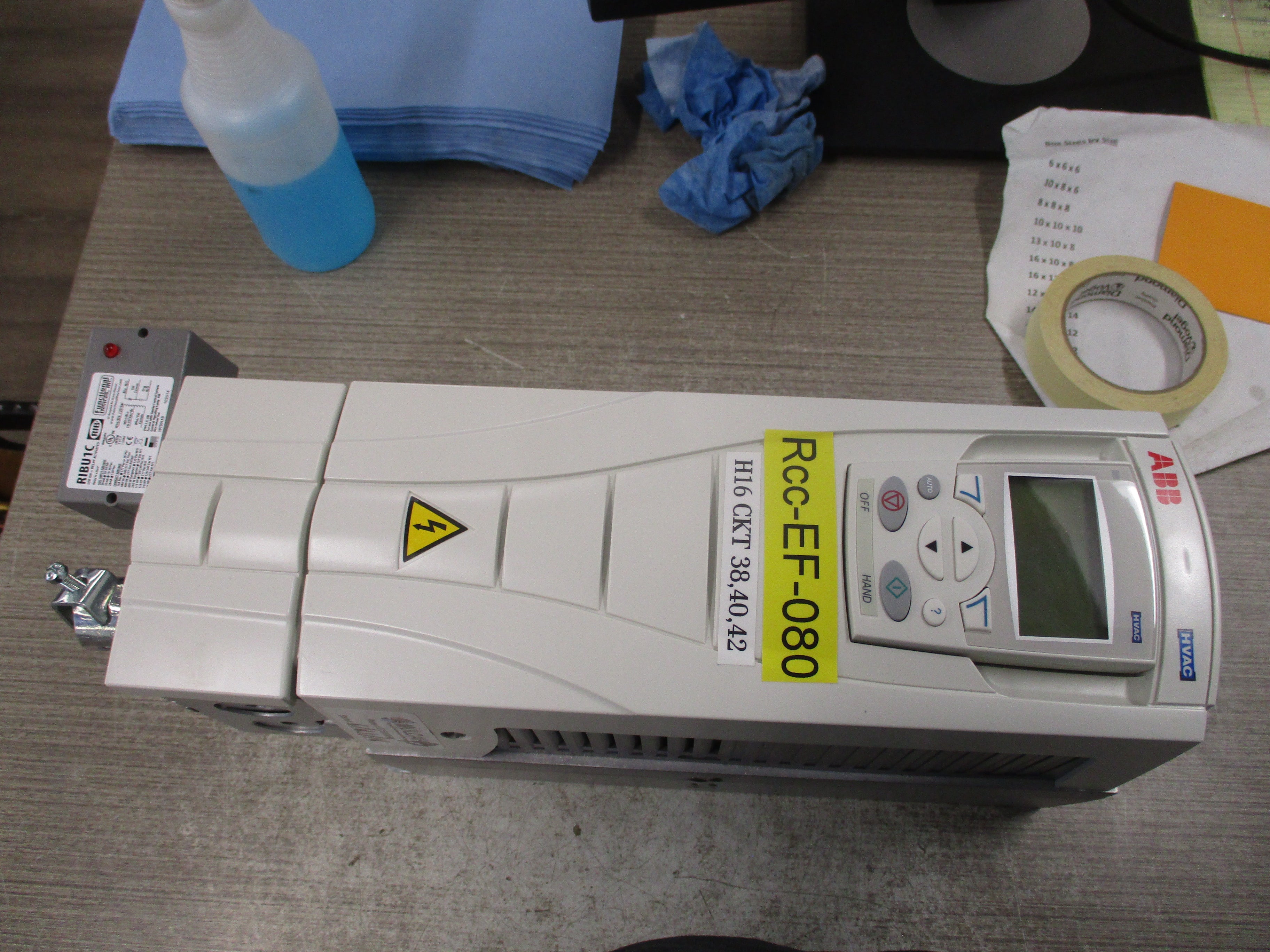 ABB ACH550 AC Drive ACH550-UH-04A1-4 2HP 3Ph w/ Keypad Used