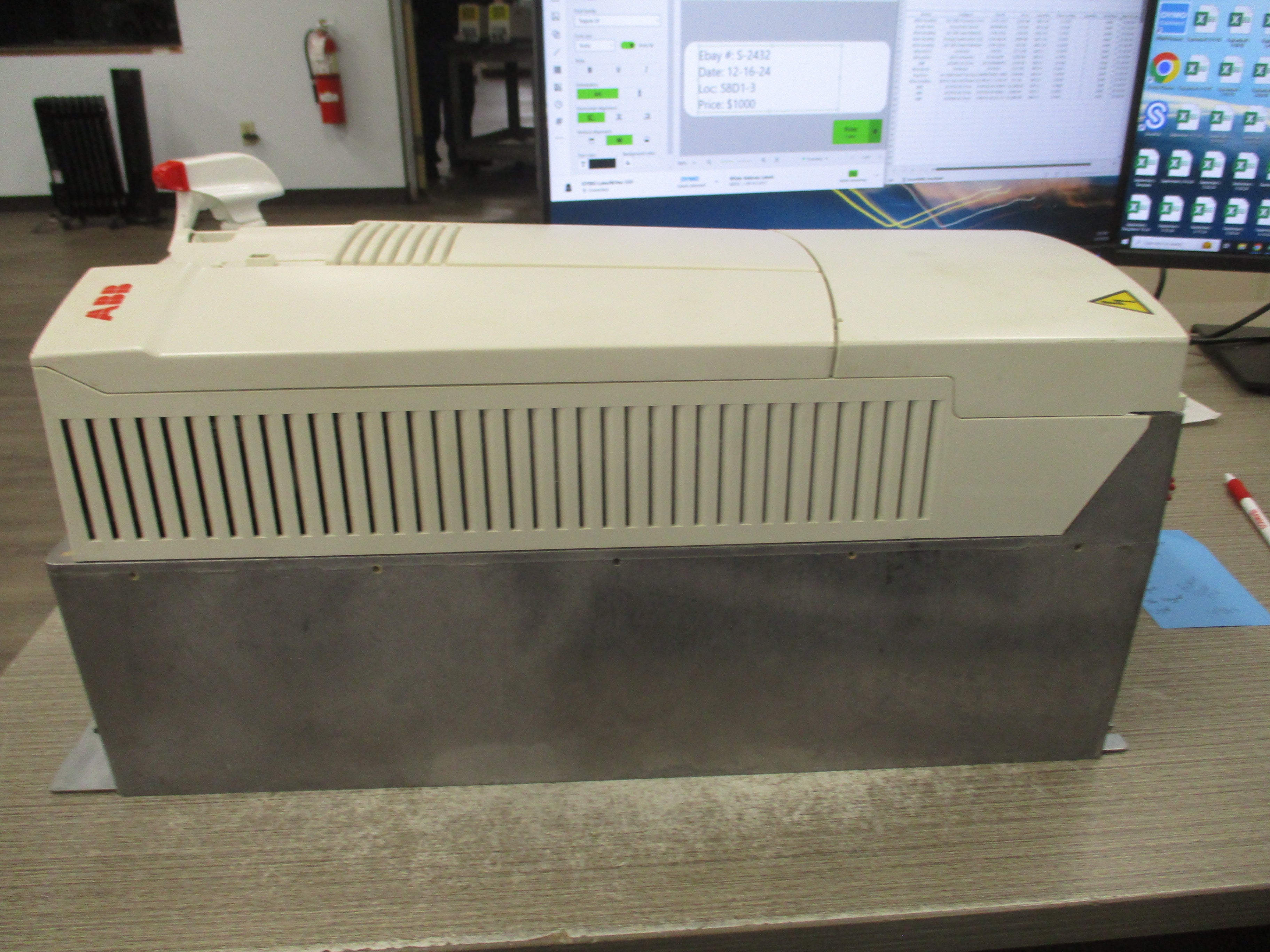 ABB ACS401 AC Drive ACS401601632 20HP 3Ph Input: 3PH 380-480V 21.5-29A 48-63Hz