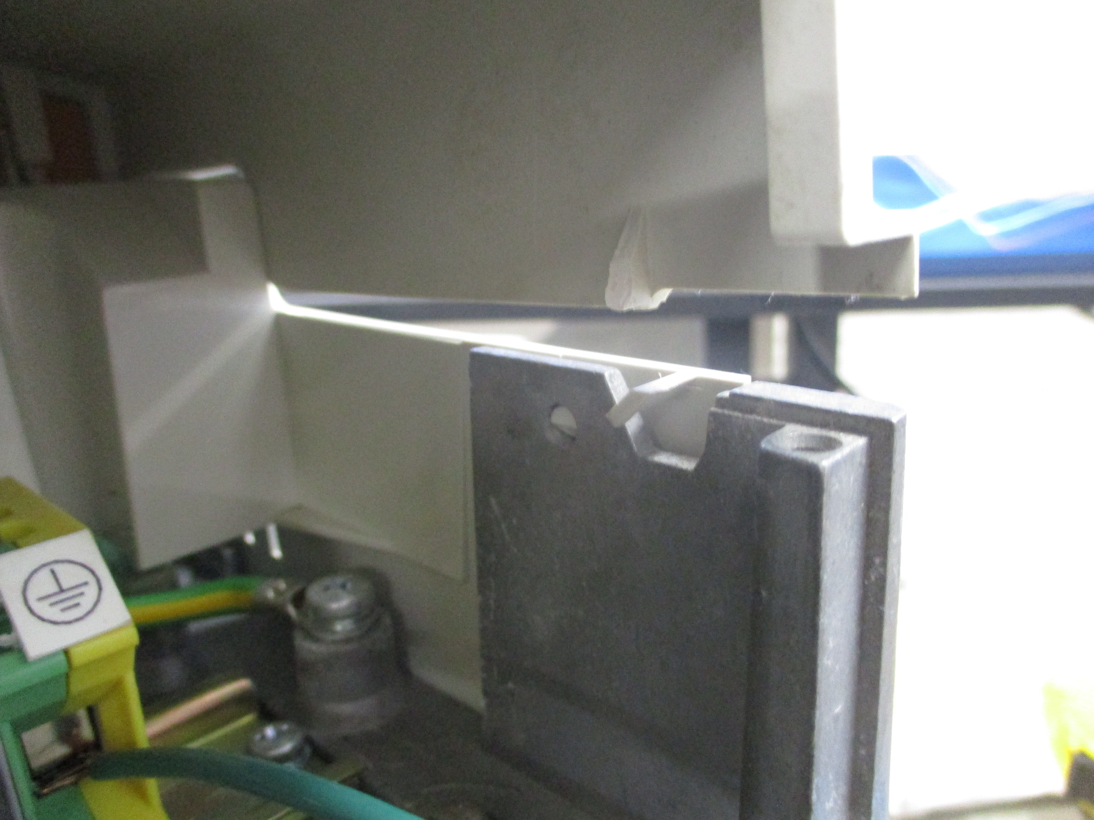 ABB ACS401 AC Drive ACS401601632 20HP 3Ph Input: 3PH 380-480V 21.5-29A 48-63Hz