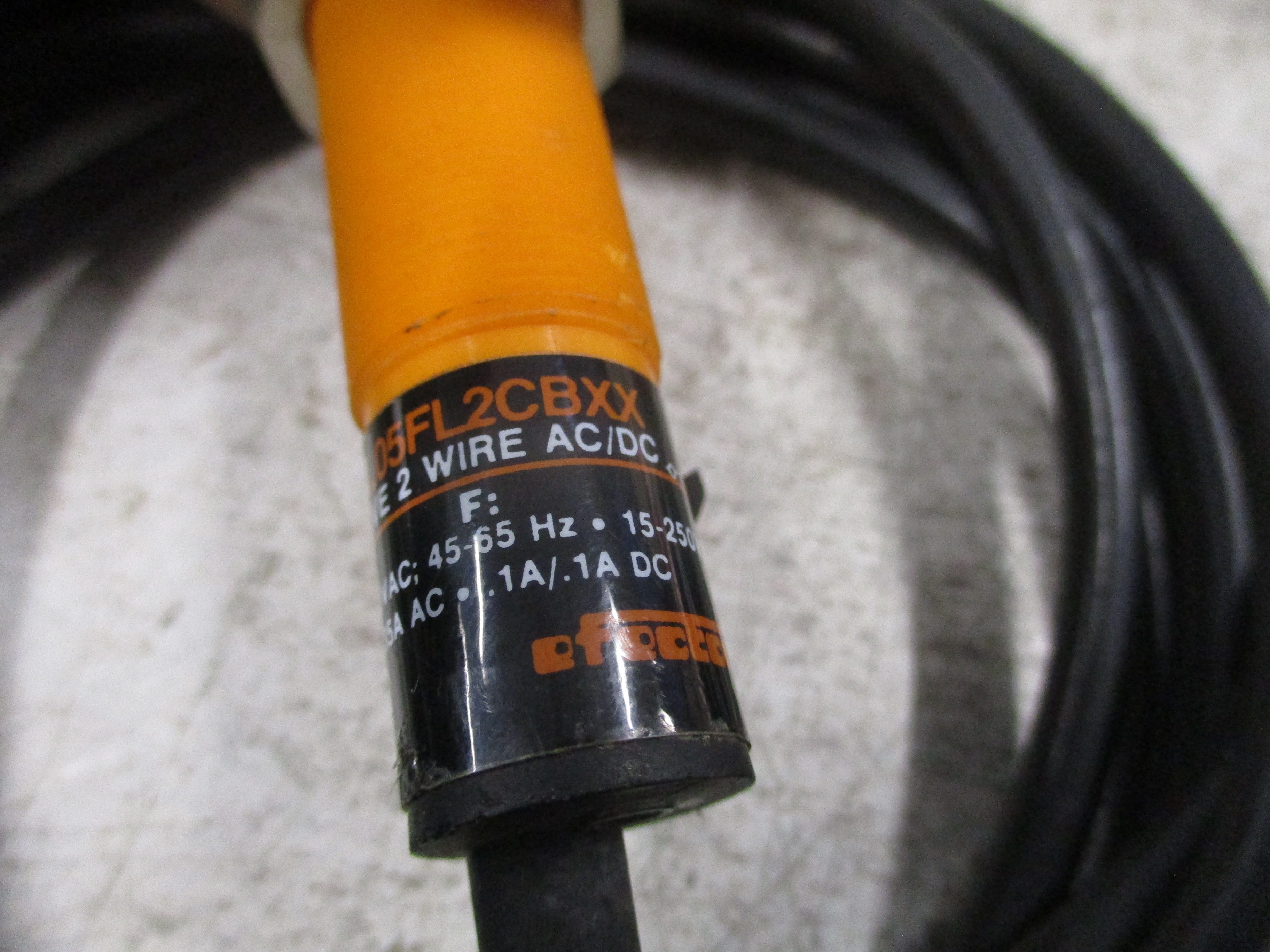 Efector Inductive Proximity Switch 8035AL05FL2CBXX 2W 5mm Used