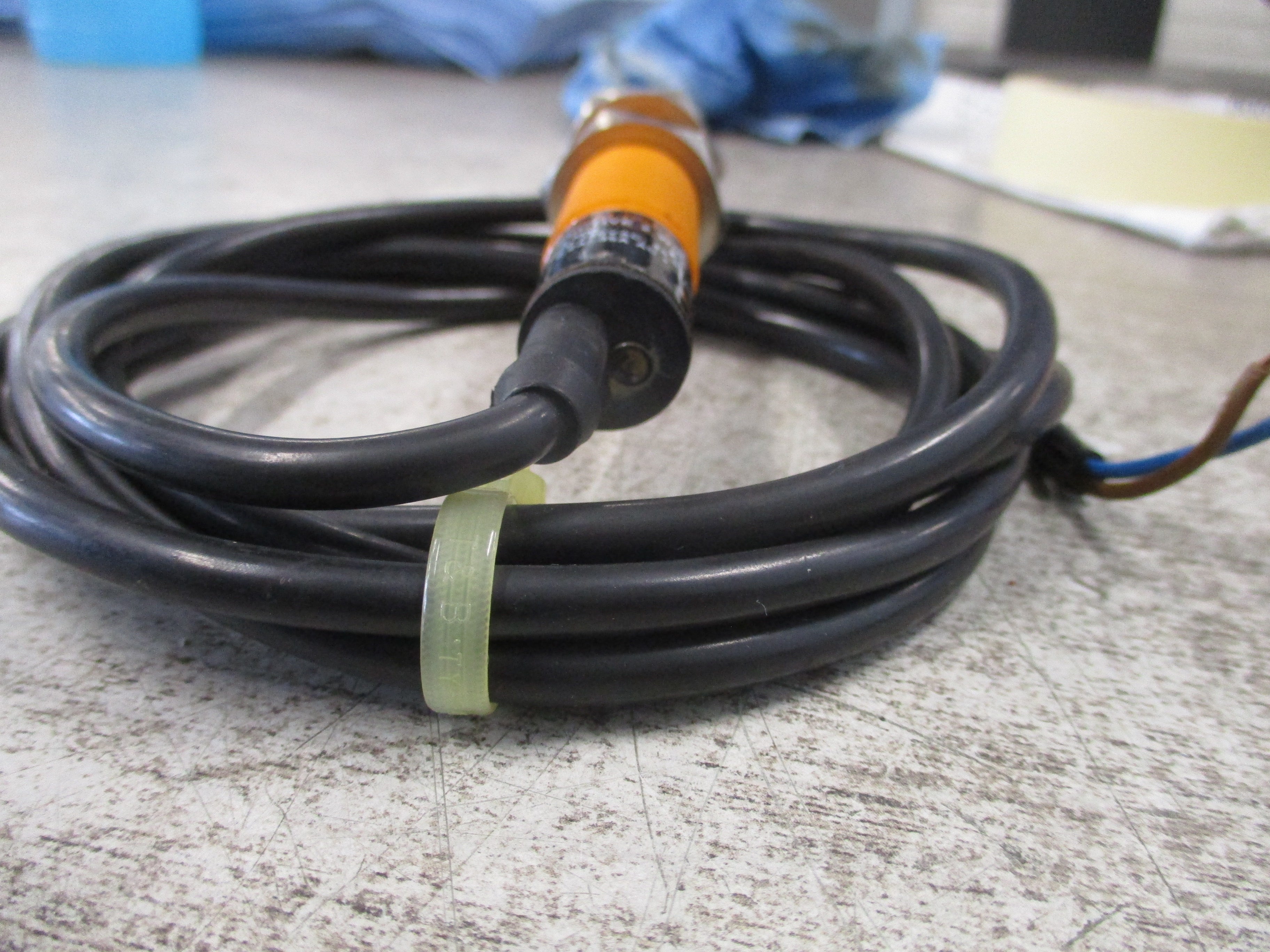 Efector Inductive Proximity Switch 8035AL05FL2CBXX 2W 5mm Used