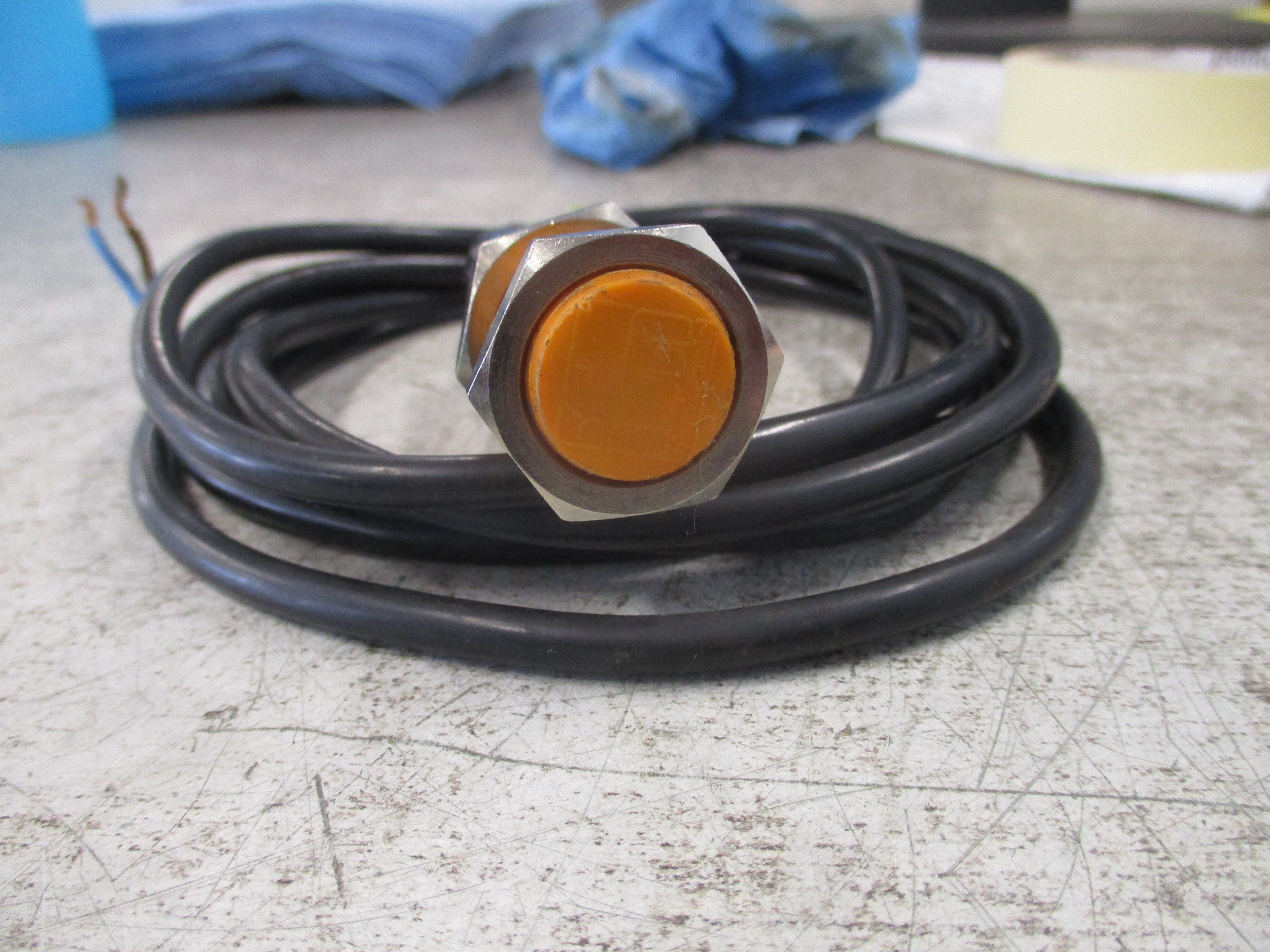 Efector Inductive Proximity Switch 8035AL05FL2CBXX 2W 5mm Used