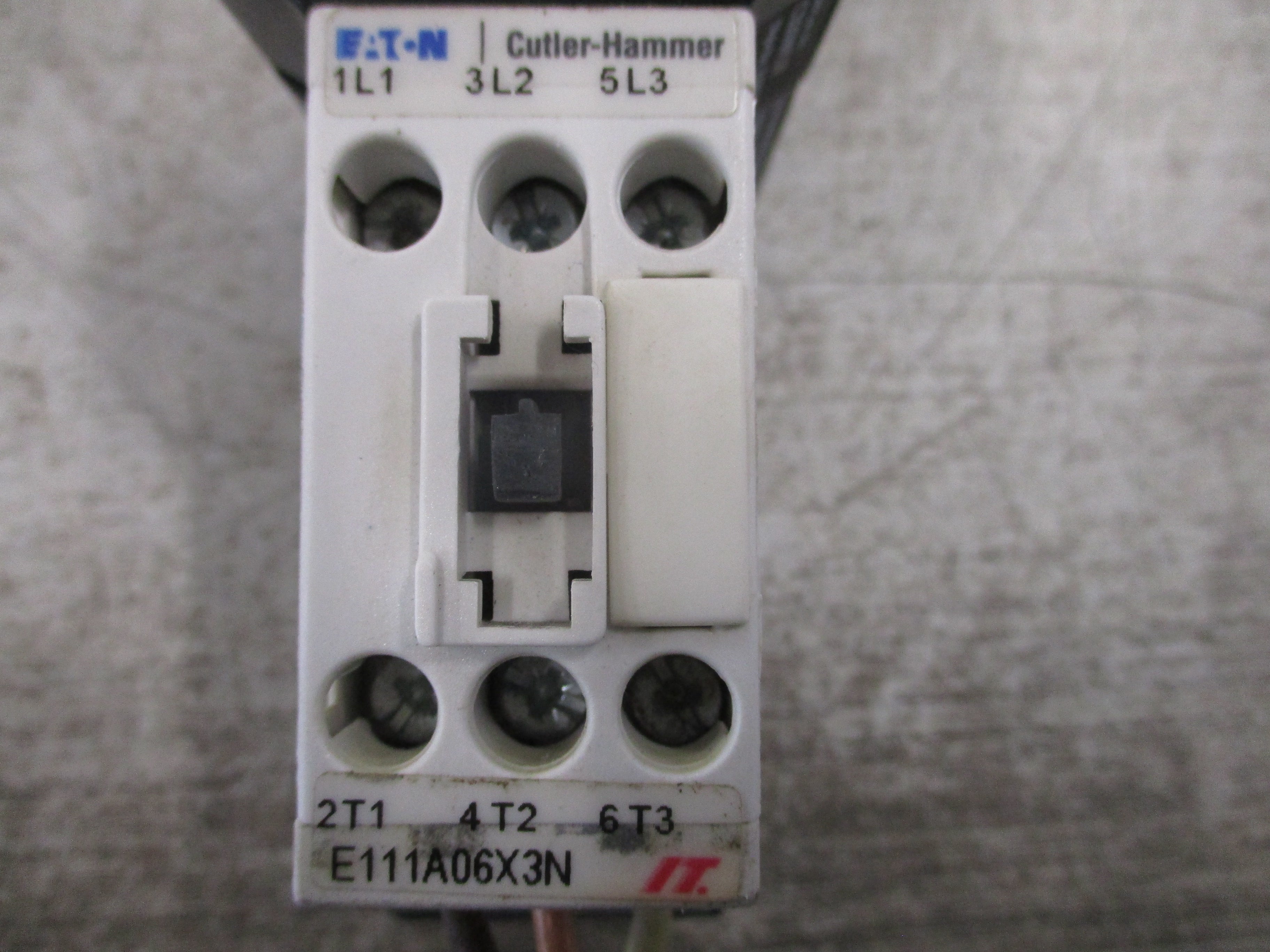 Eaton/Siemens Starter E111A06X3N/3RV1021-0JA10 Trip: 0.7-1.0A 24VDC Coil Used