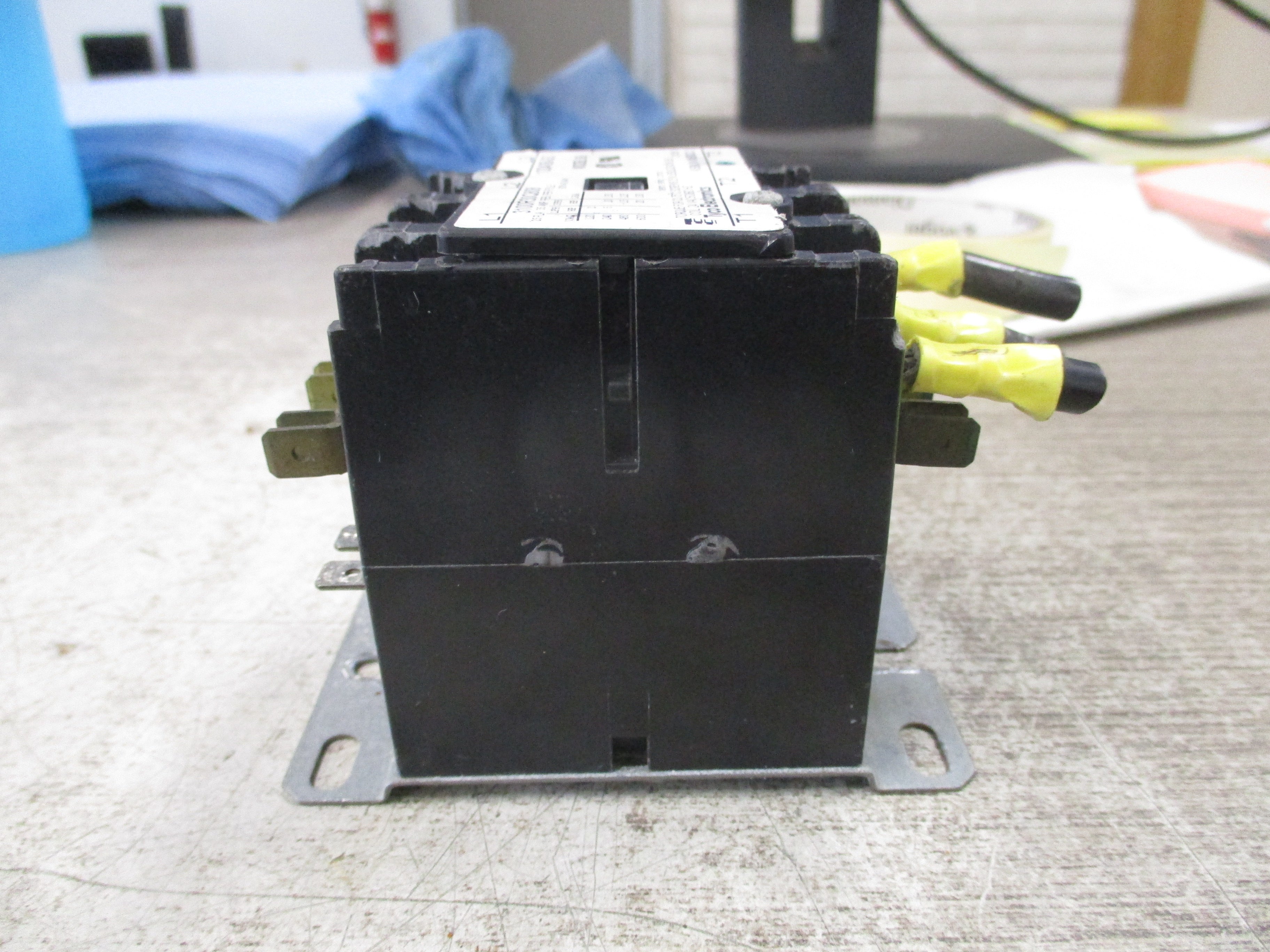 Liebert Contactor 123280P1 24V Coil 30A 600V Used