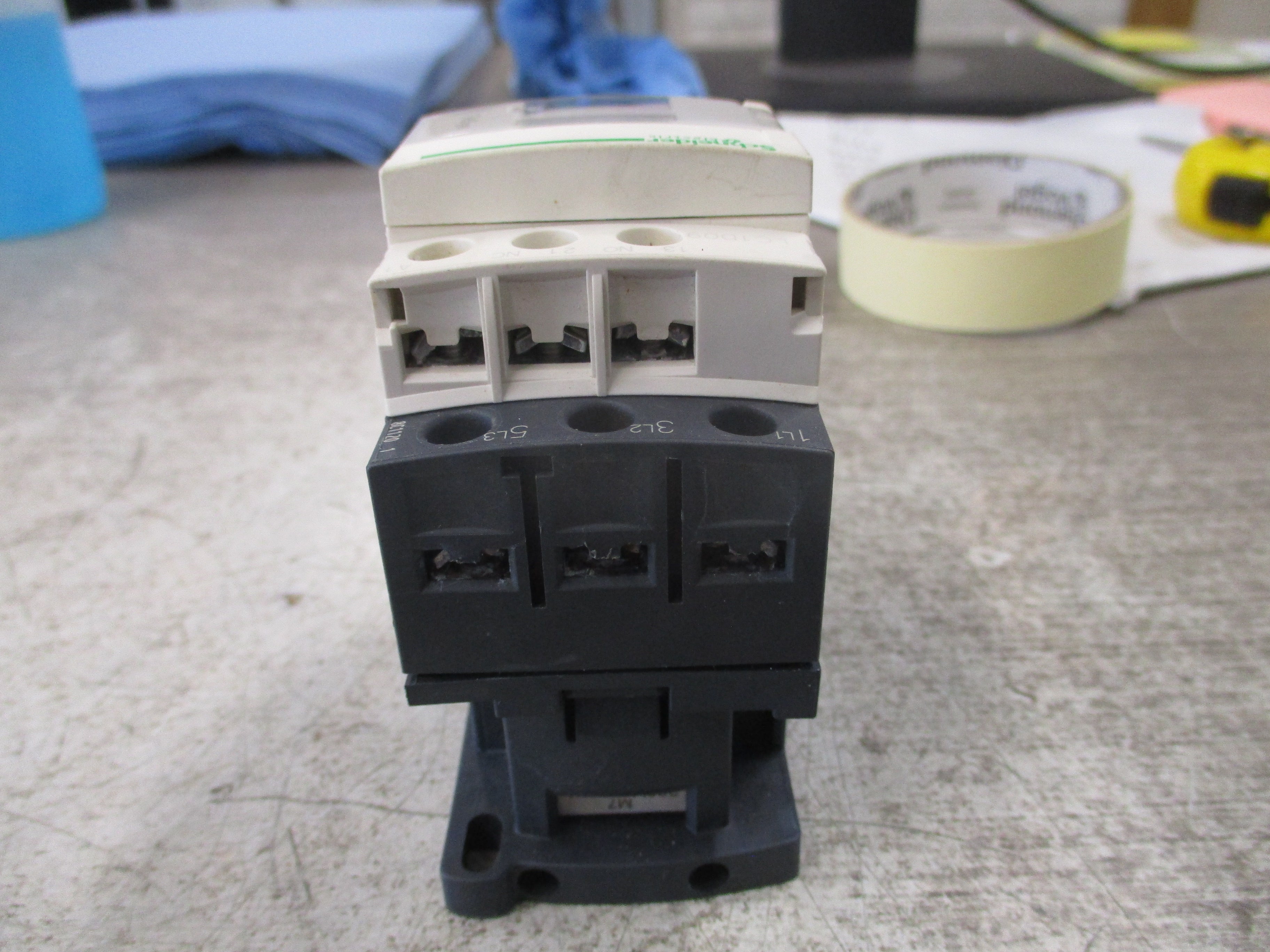 Schneider Electric Contactor LC1 D09 220V Coil 25A 600V Used