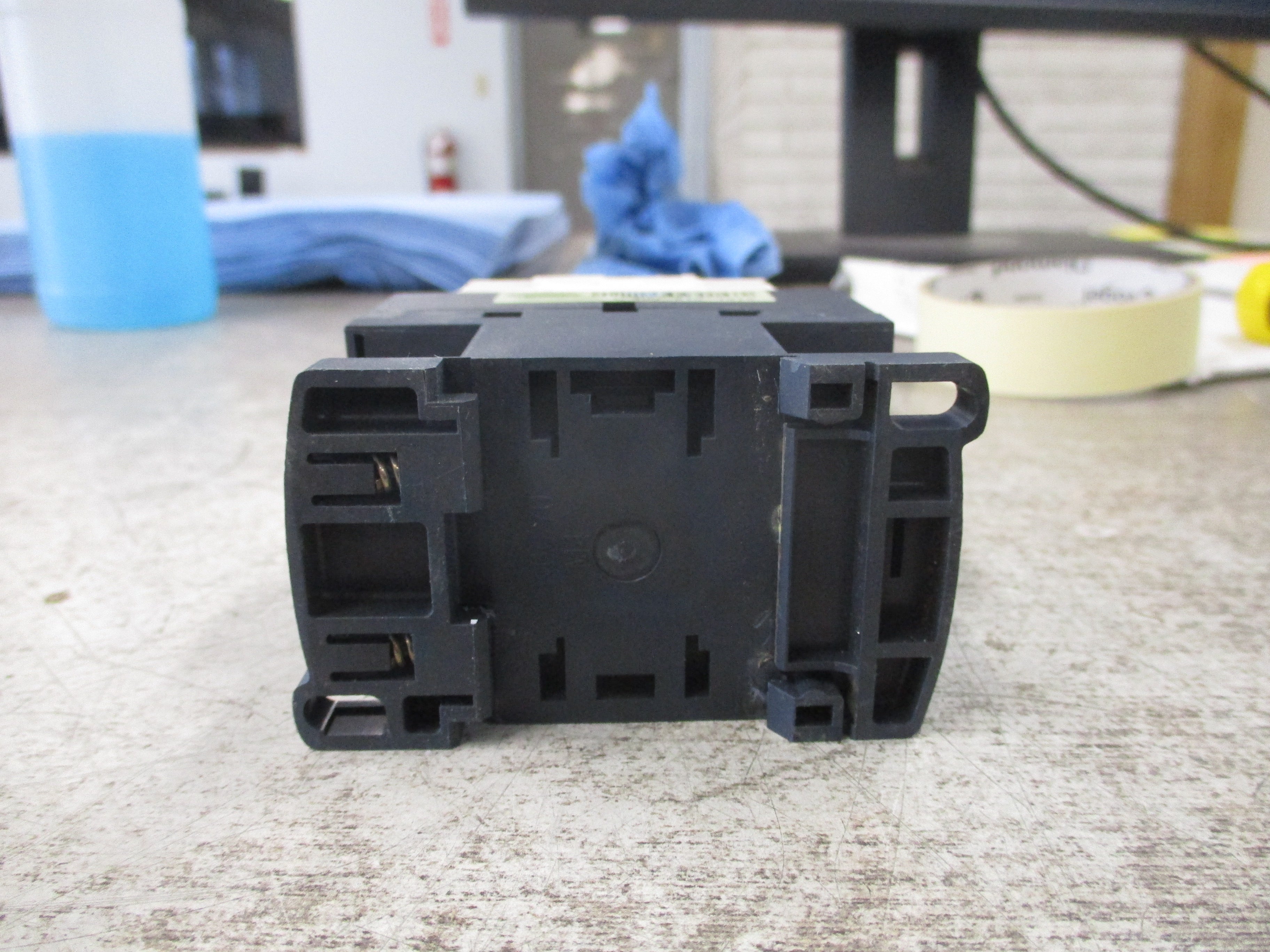 Schneider Electric Contactor LC1 D09 220V Coil 25A 600V Used