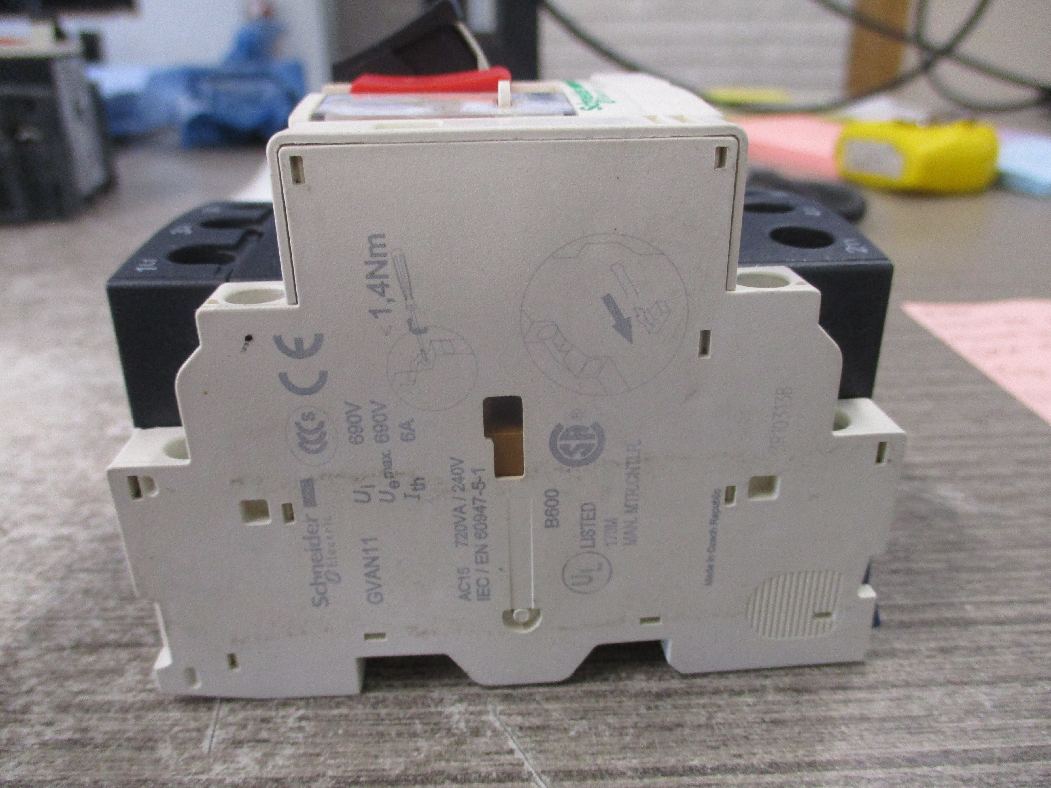 Schneider Electric Manual Starter GV2-ME06C Trip: 1-1.6A (1) Aux Contact Used