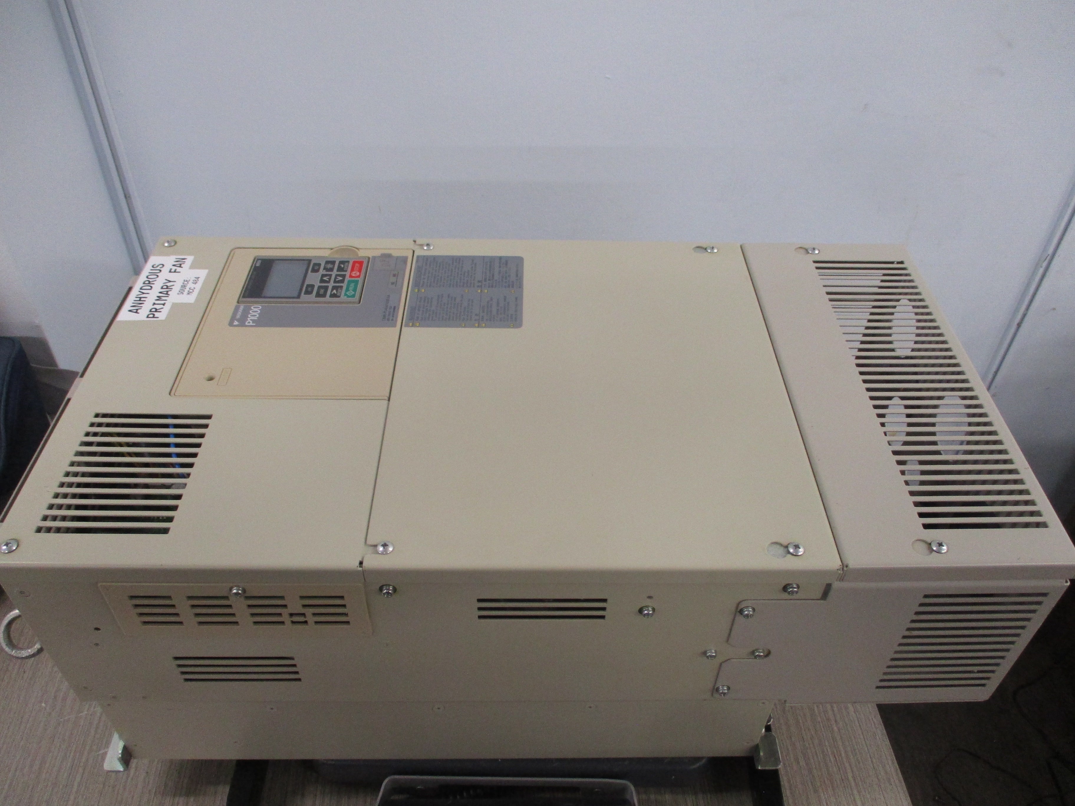 Yaskawa P1000 AC Drive CIMR-PU4A0103FAA 75HP 3Ph Input: 380-480V 50/60Hz 105A
