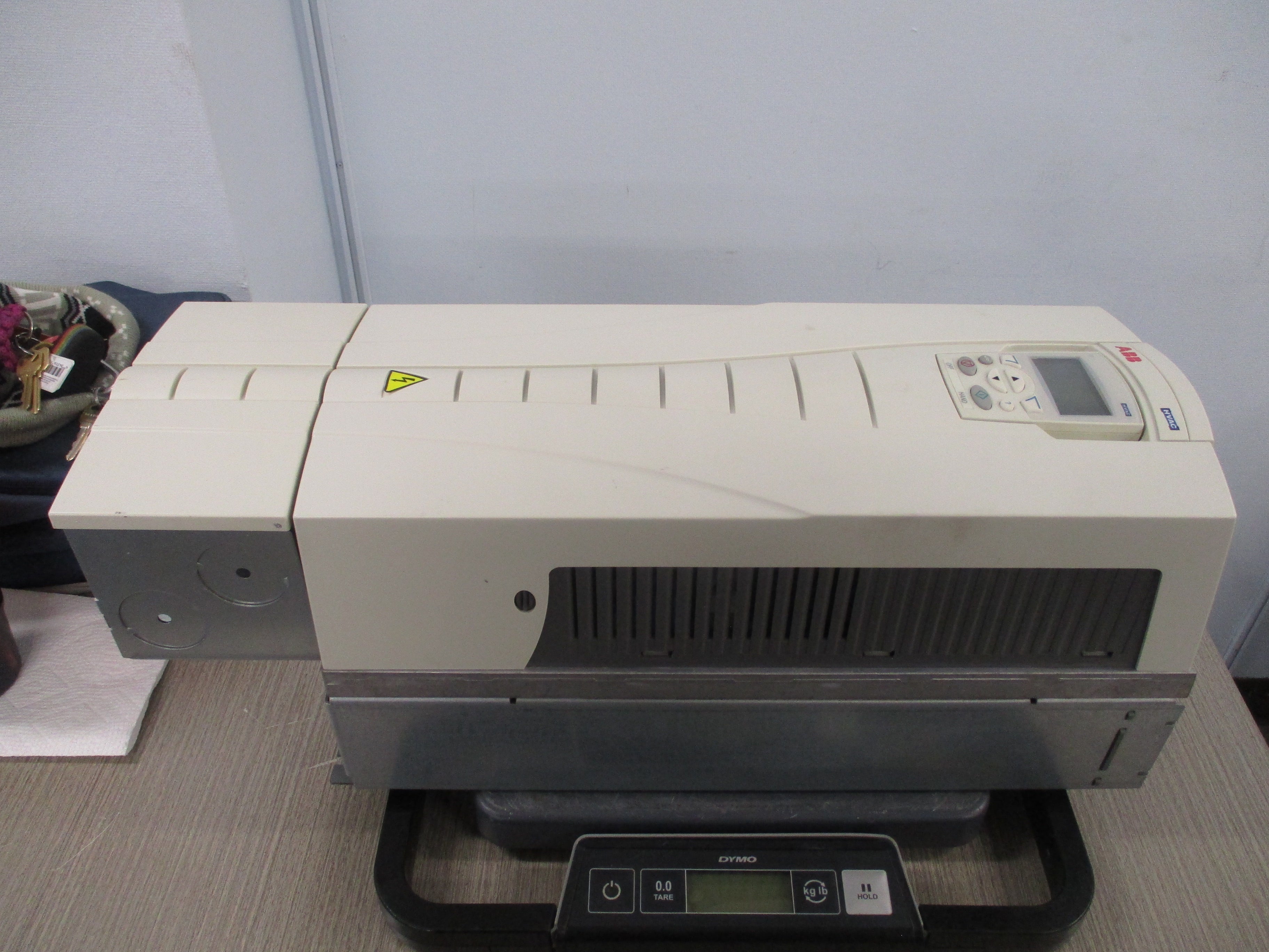 ABB ACH550 AC Drive ACH550-UH-059A-2 20HP/10HP Input: 3PH 48-63Hz 208-240VAC