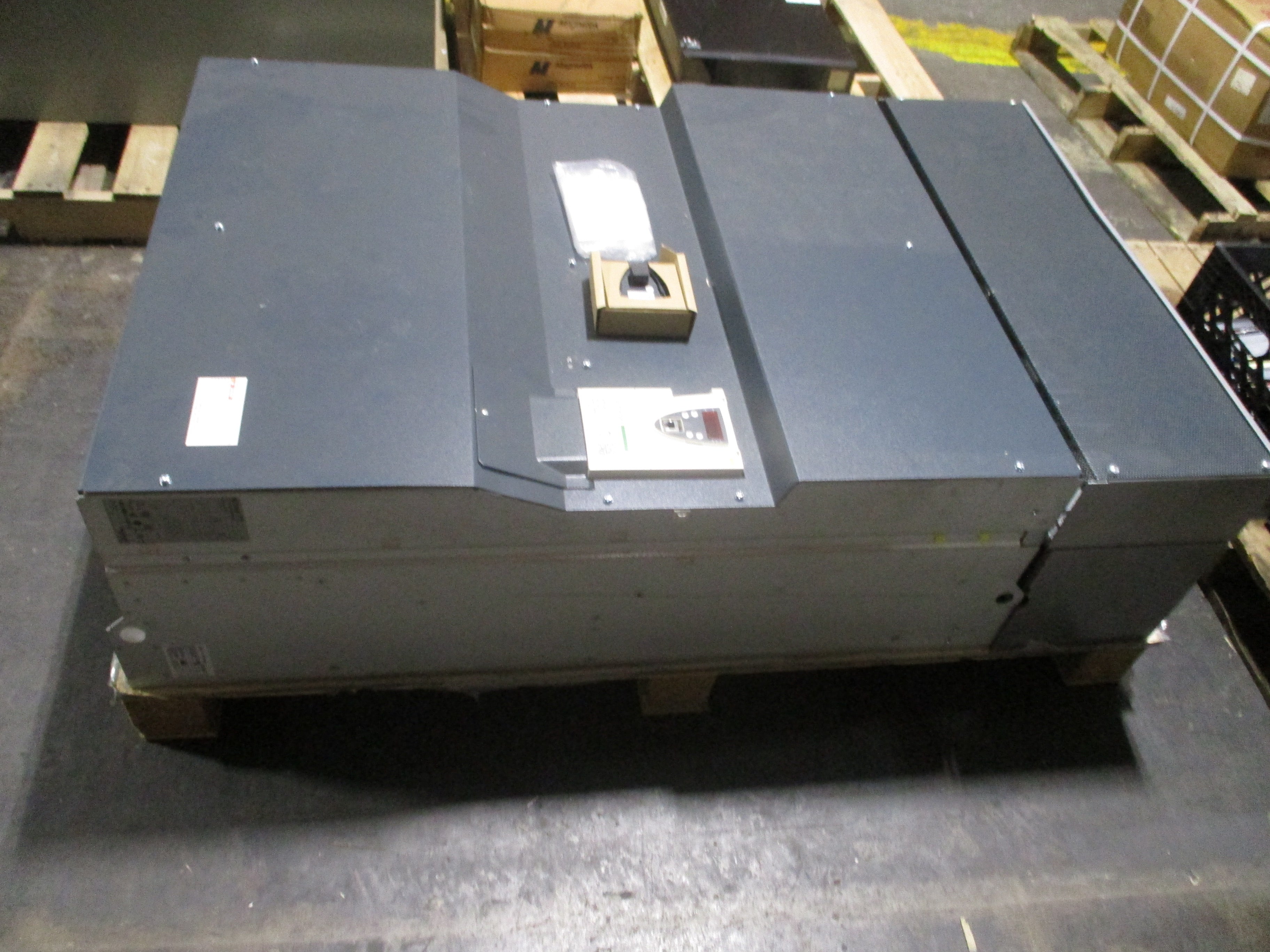 Schneider Electric Altivar 71 AC Drive ATV71HC40N4383 600HP 3P