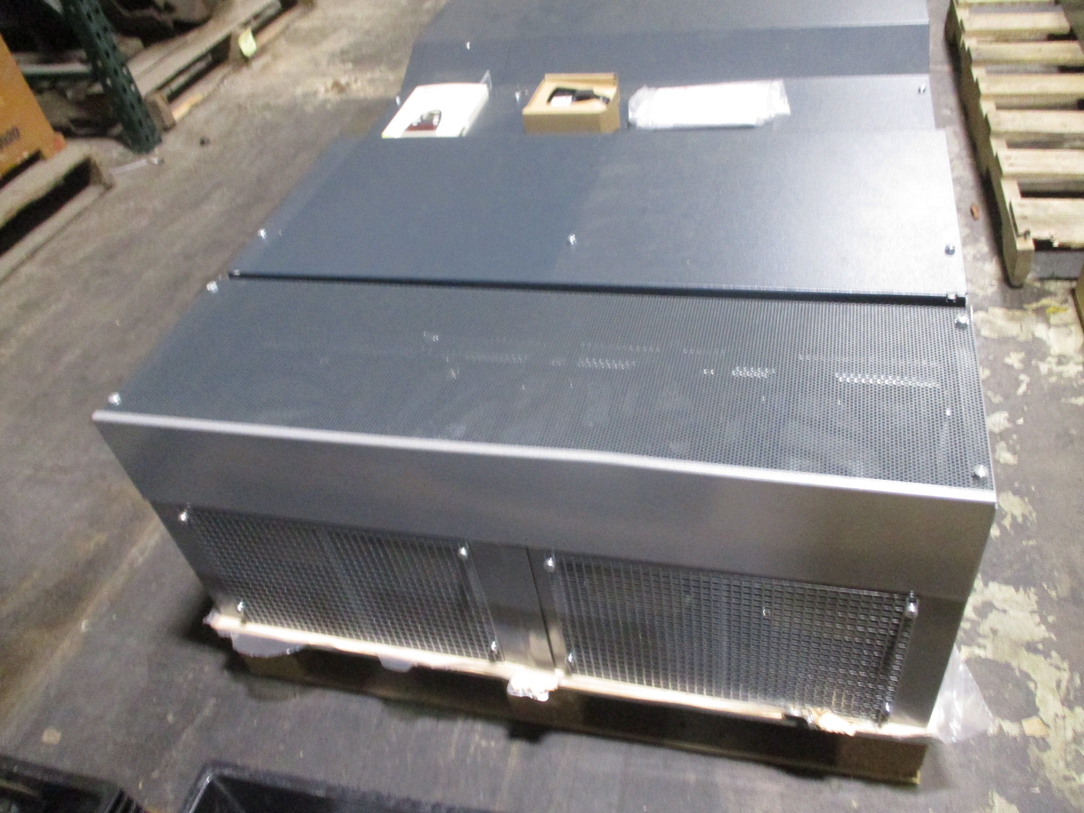 Schneider Electric Altivar 71 AC Drive ATV71HC40N4383 600HP 3P