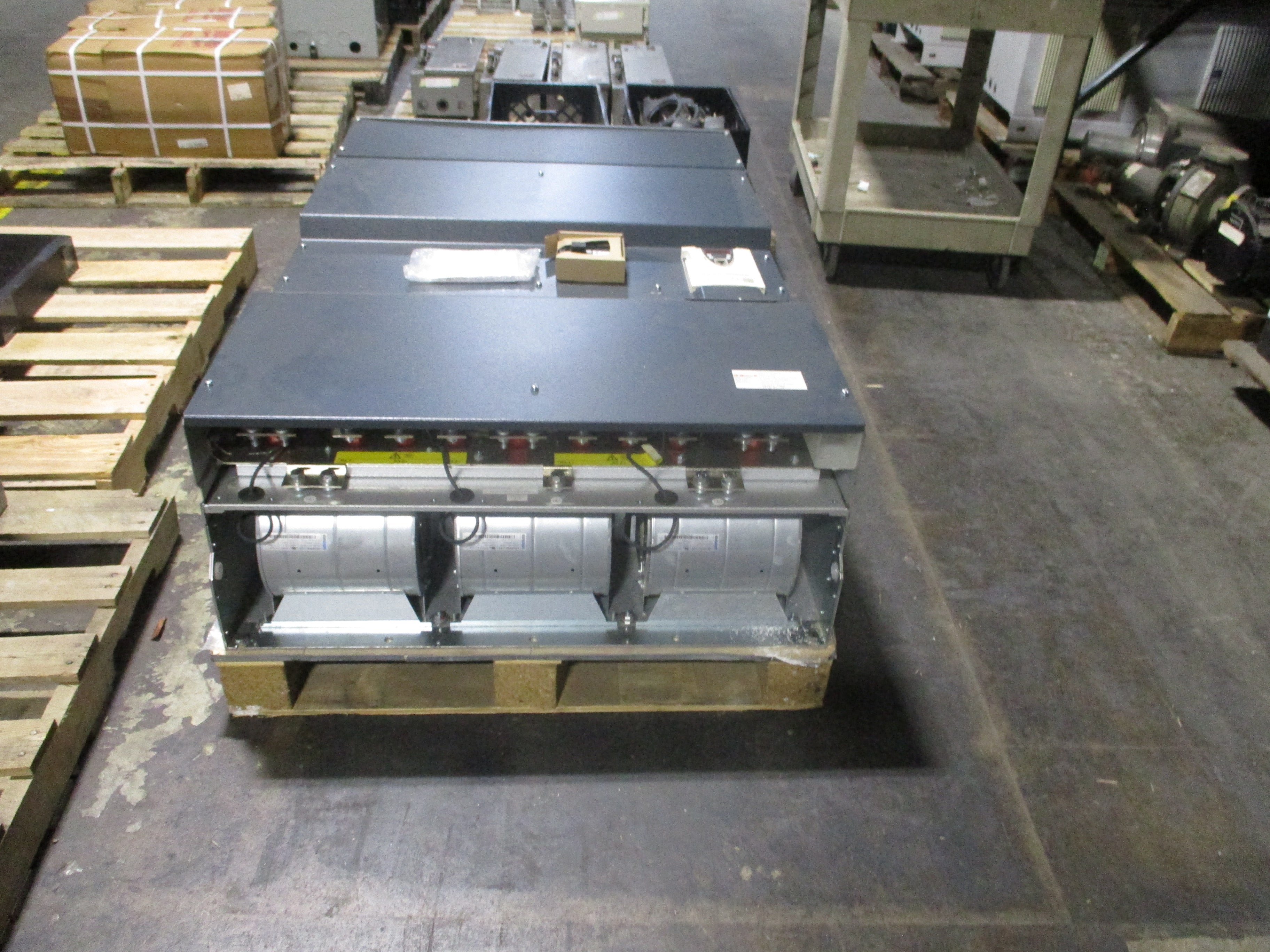 Schneider Electric Altivar 71 AC Drive ATV71HC40N4383 600HP 3P