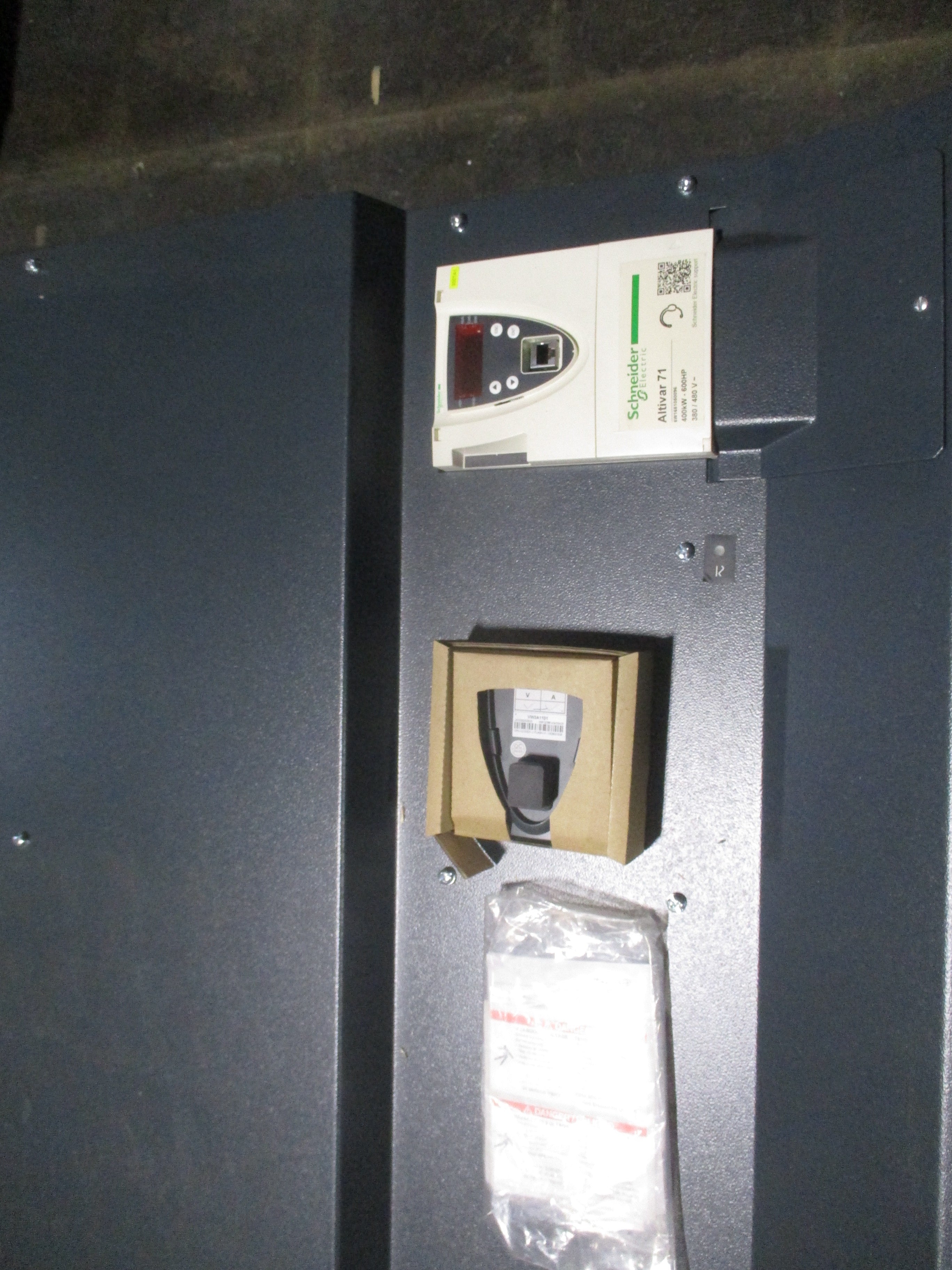 Schneider Electric Altivar 71 AC Drive ATV71HC40N4383 600HP 3P