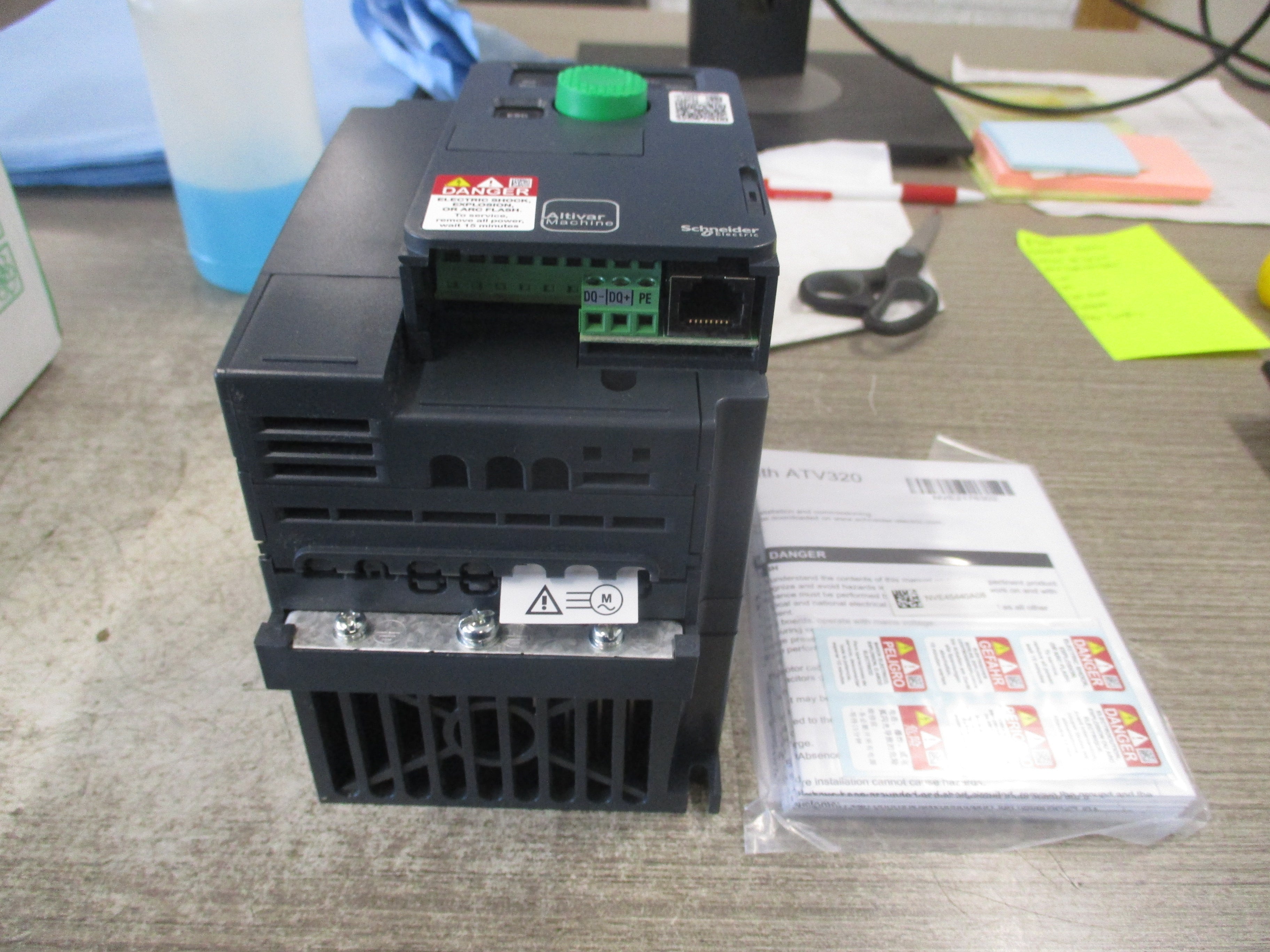 Schneider Electric Altivar AC Drive ATV320U07S6C 1HP 3Ph 525-600V 50/60Hz