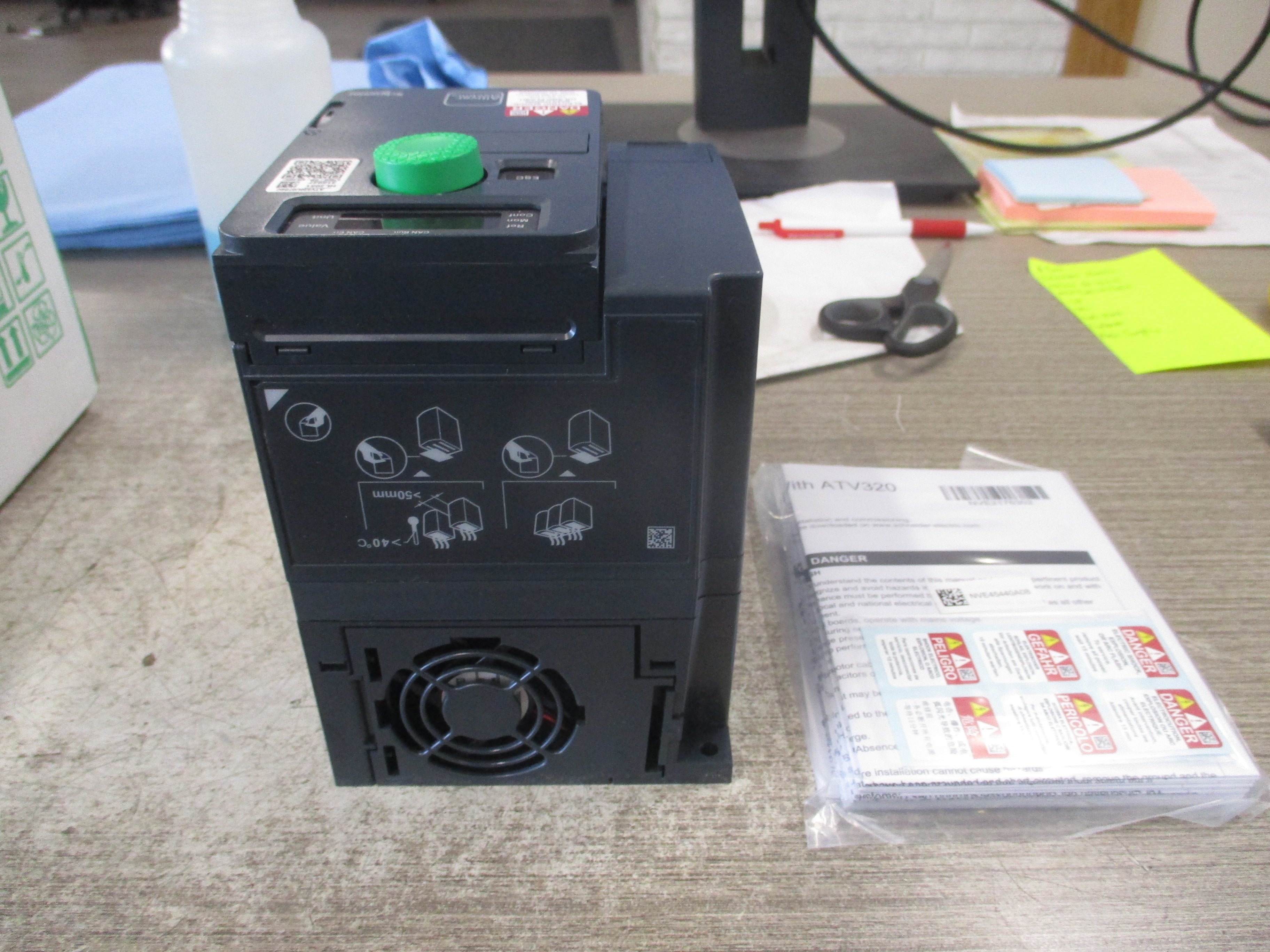 Schneider Electric Altivar AC Drive ATV320U07S6C 1HP 3Ph 525-600V 50/60Hz