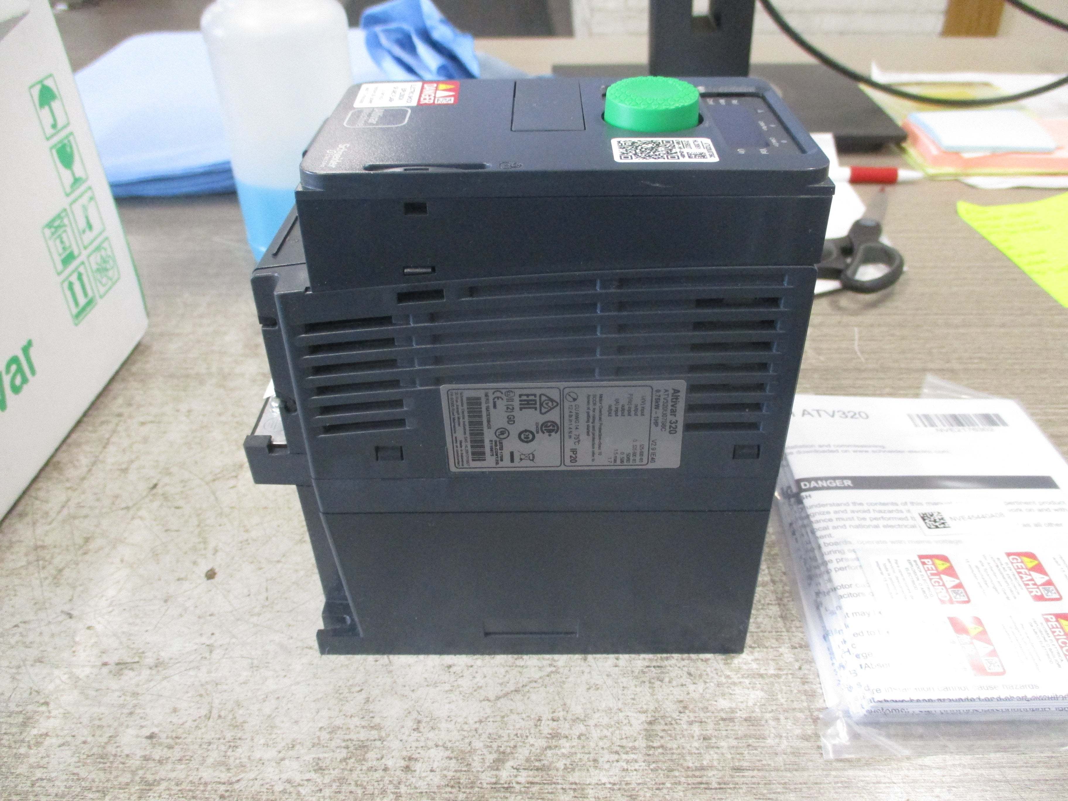 Schneider Electric Altivar AC Drive ATV320U07S6C 1HP 3Ph 525-600V 50/60Hz