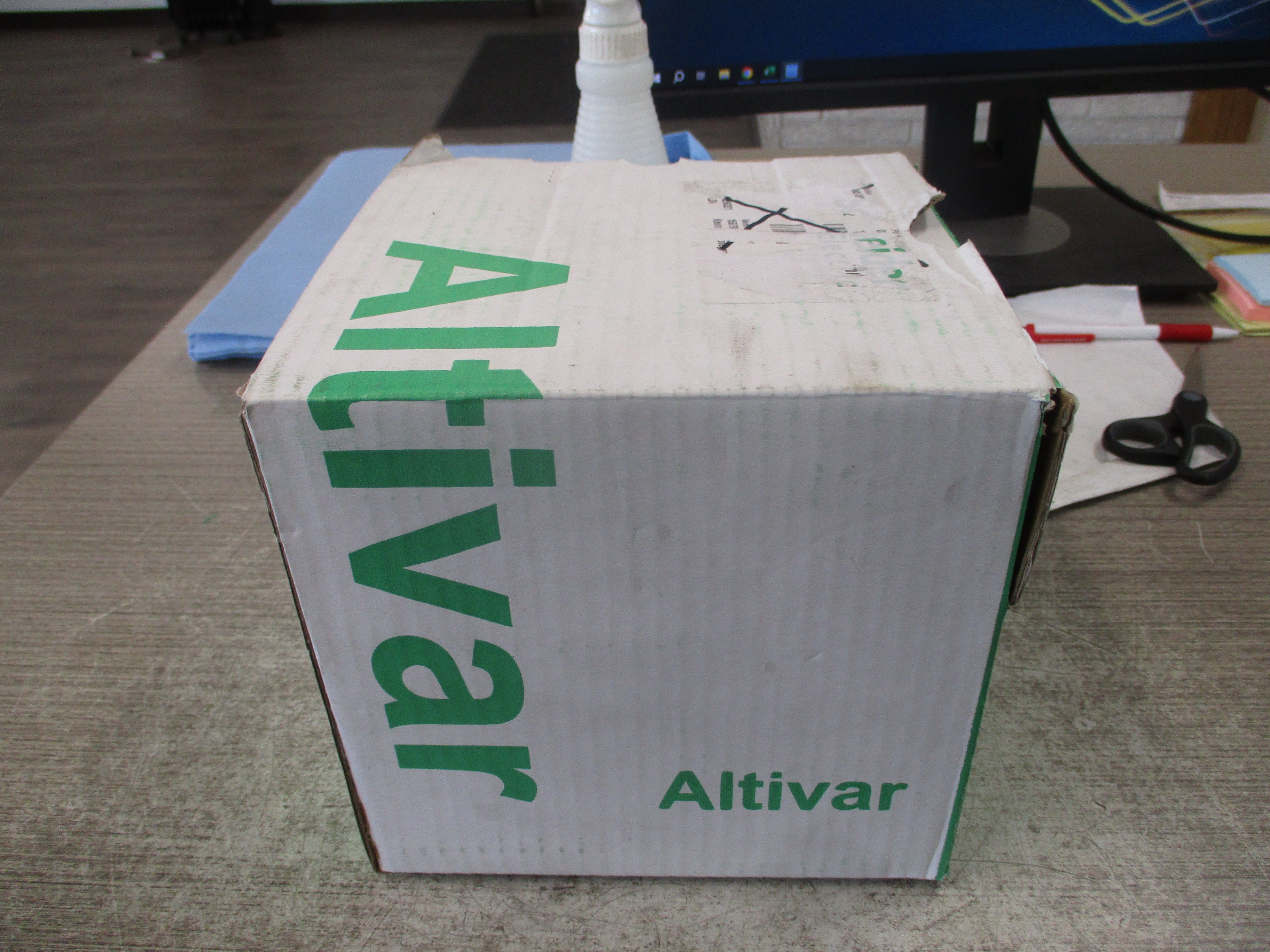 Schneider Electric Altivar AC Drive ATV320U07S6C 1HP 3Ph 525-600V 50/60Hz