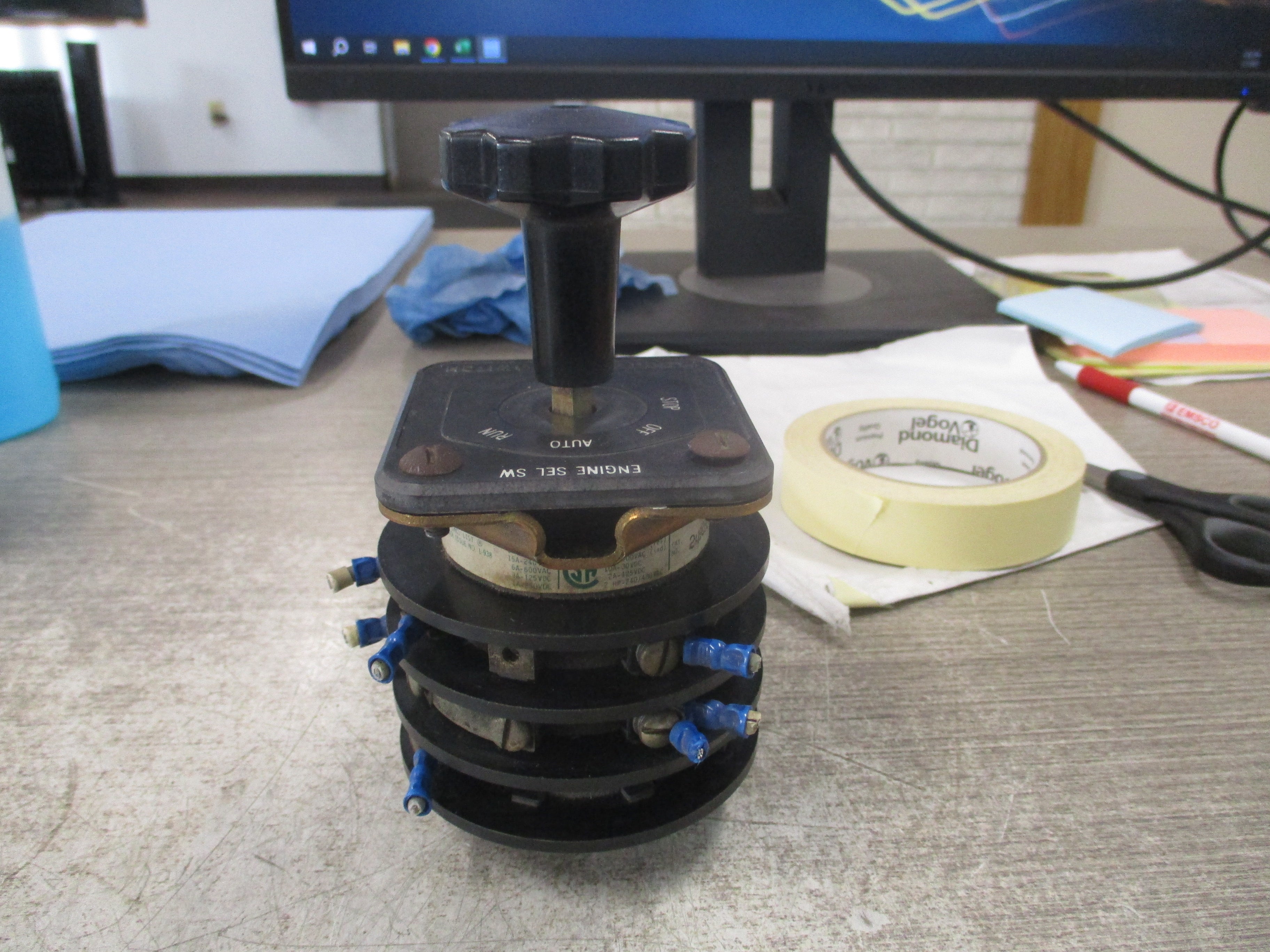 Electro Switch Series 24 Engine Select Rotary Switch 24903LG Used