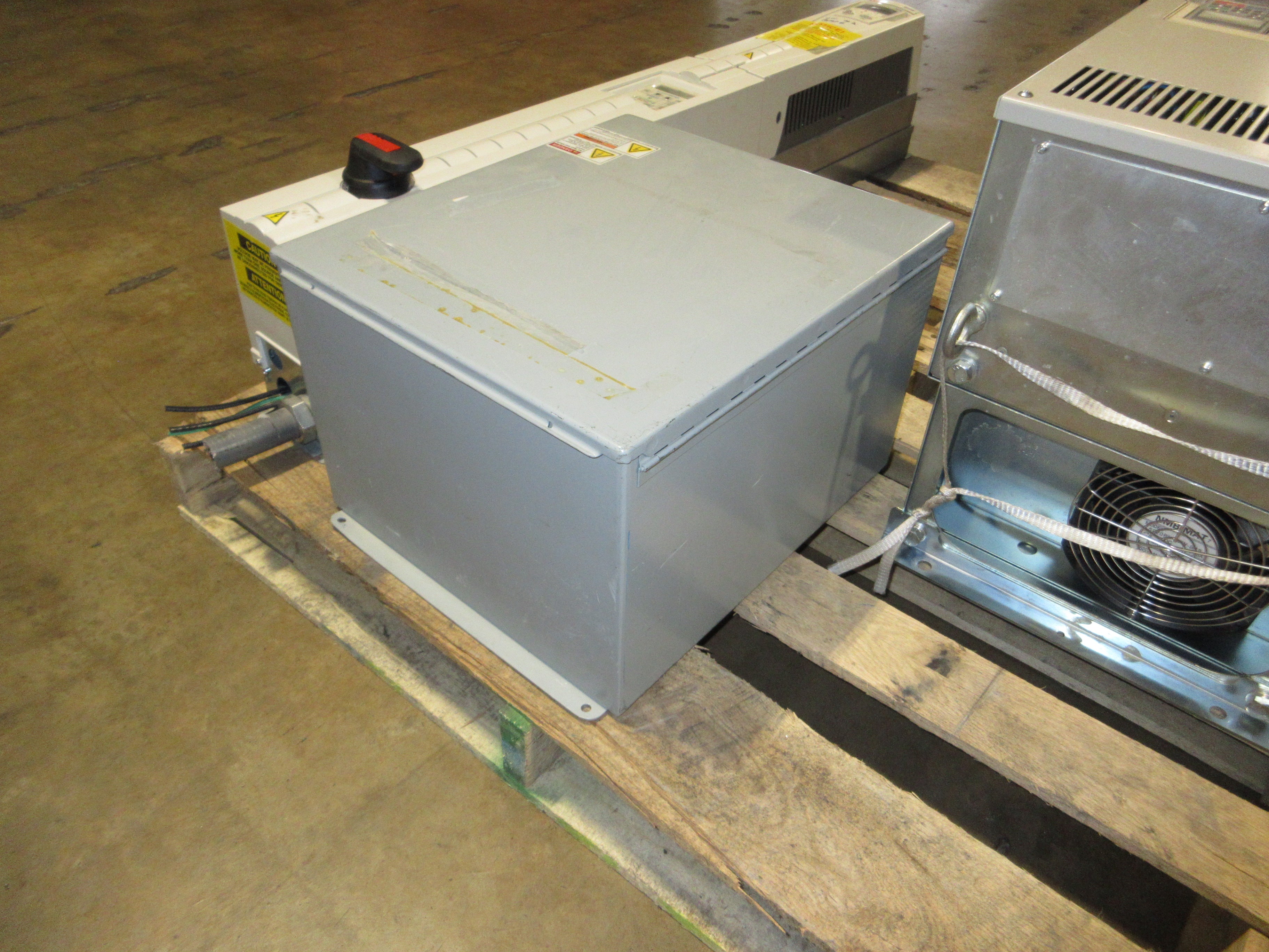 Hevi-Duty Enclosed Transformer T5000 5kVA Pri: 240/480V Sec: 120V Used