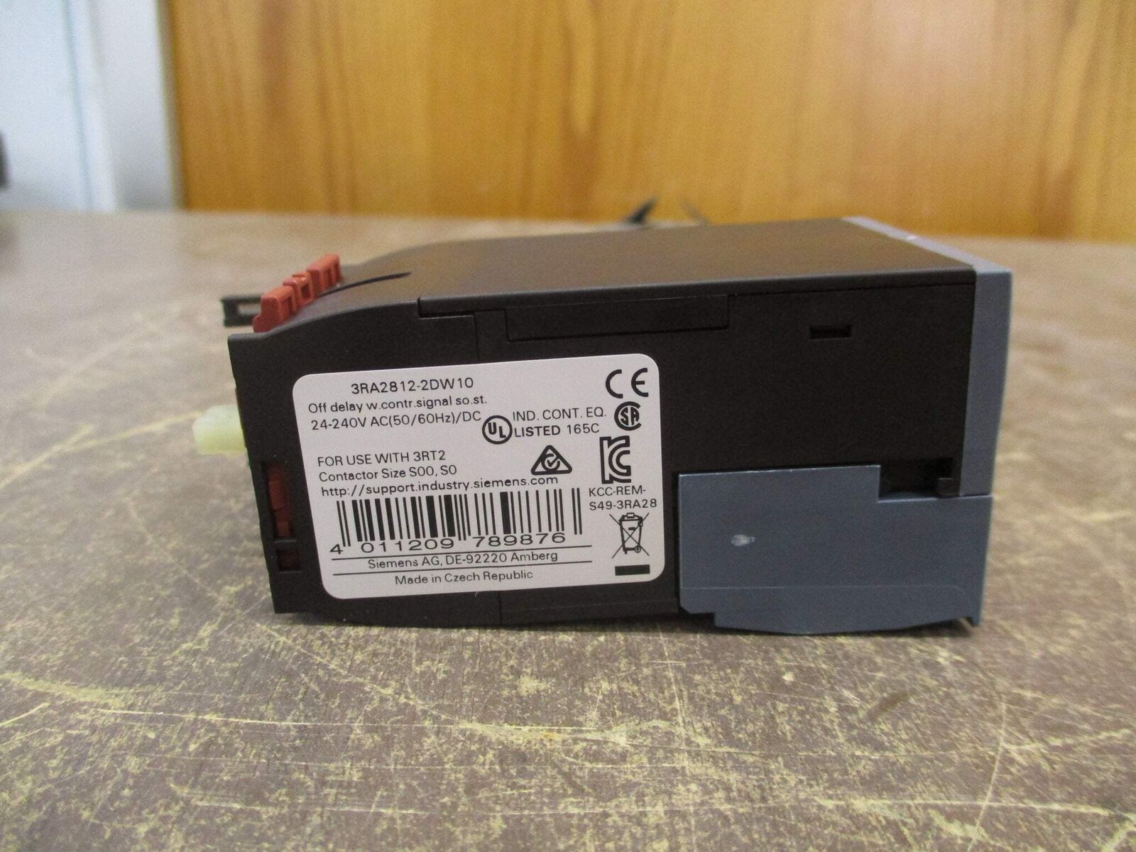 Siemens Timing Relay 3RA2812-2DW10 24-240V Range: 0.05 Sec - 100 Sec New Surplus
