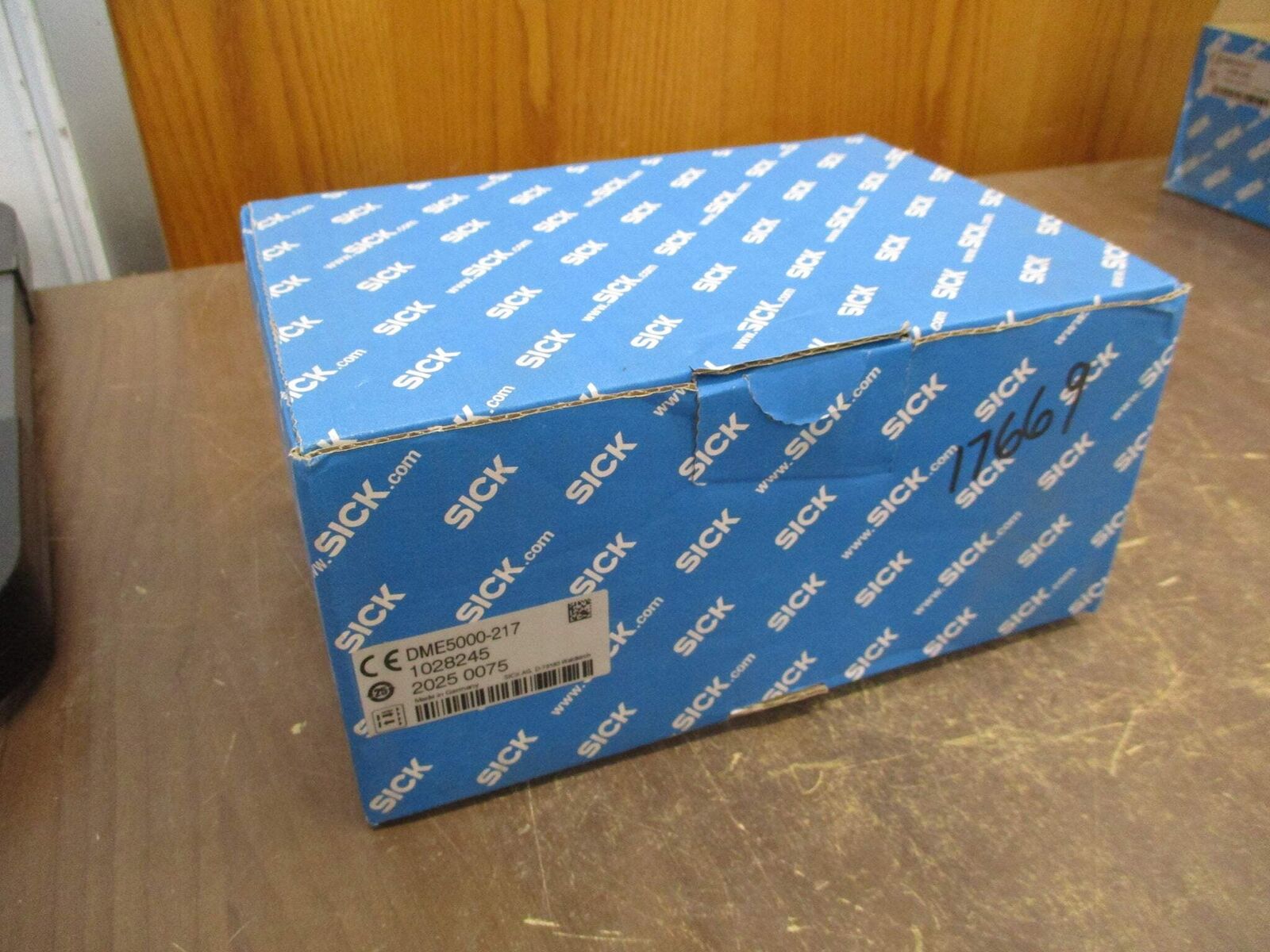 Sick Laser Distance Sensor DME5000-217 New Surplus