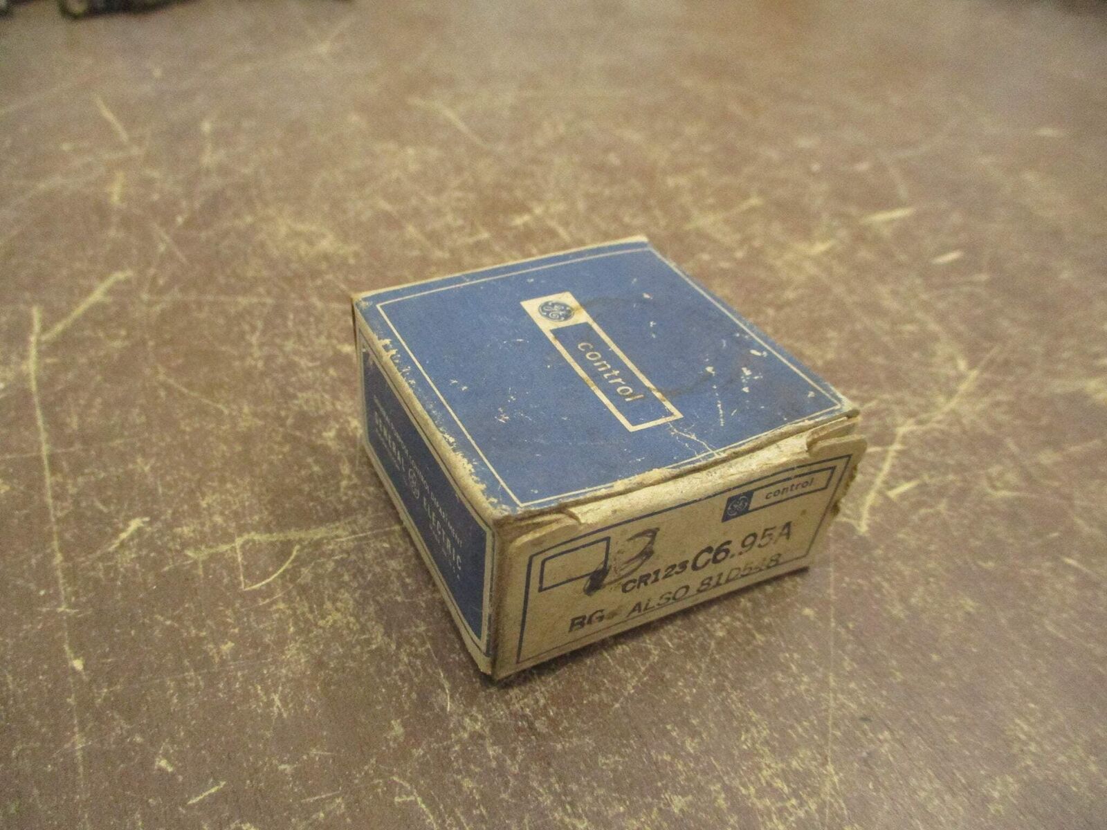 GE Heaters CR123C695A *Box of 3* New Surplus