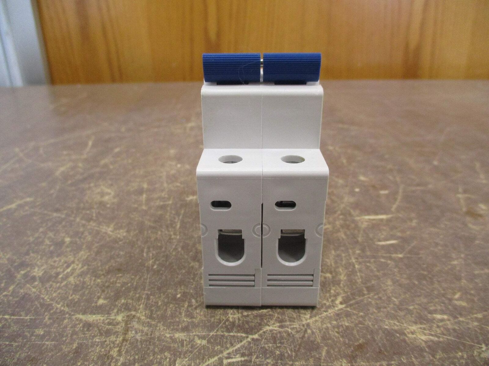 Tianshui 213 Circuit Breaker GSB2 D25 25A 415V 2P Used
