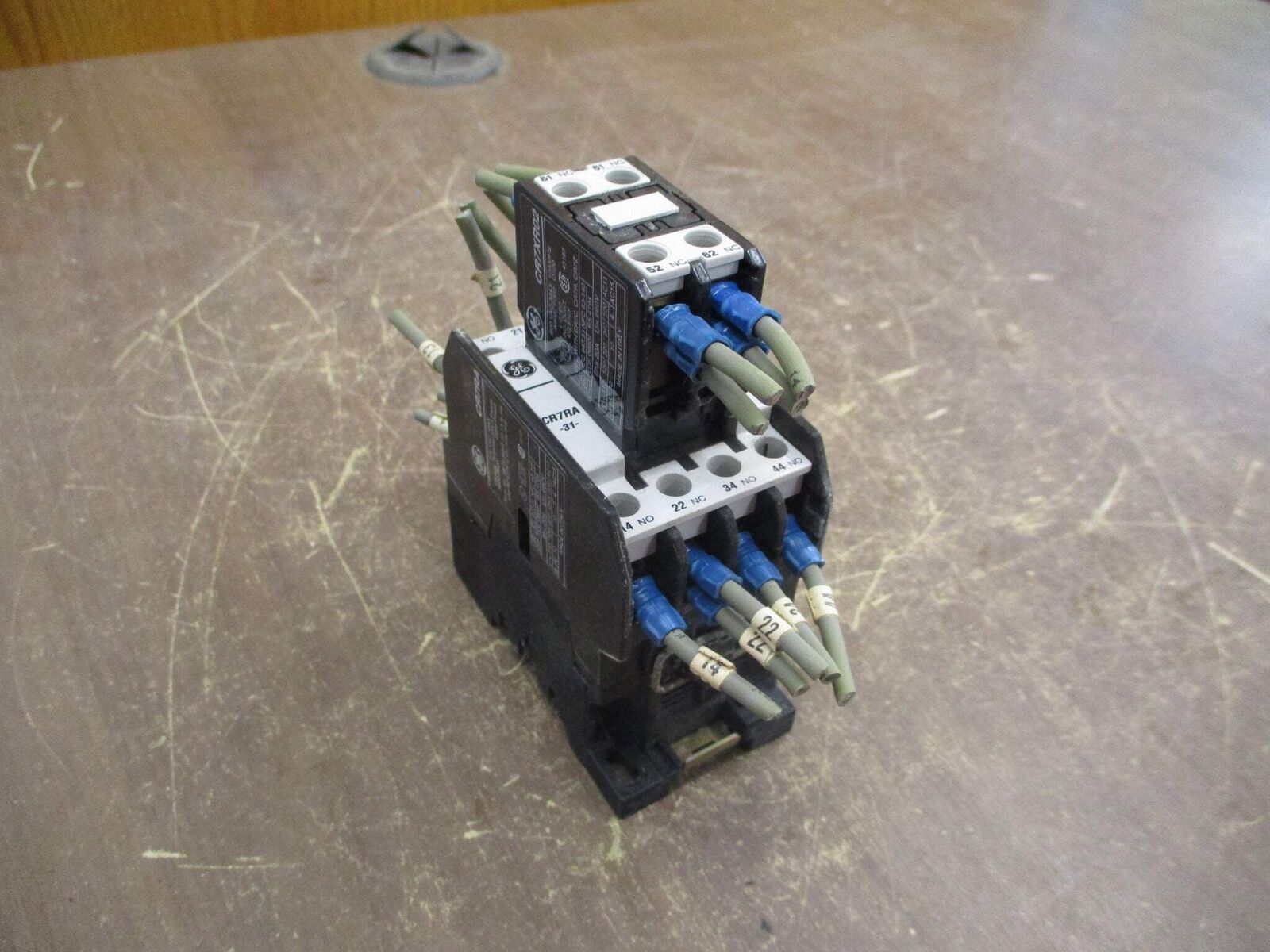 GE Contactor CR7RA 120V Coil 20A 600V w/Aux Contact Block Used