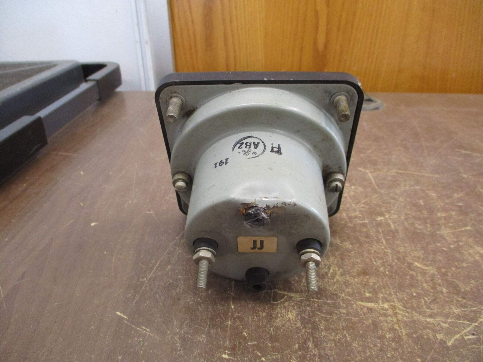 GE AC Ammeter 50-103131LSSN2 Range: 0-800A *Cracked* Used