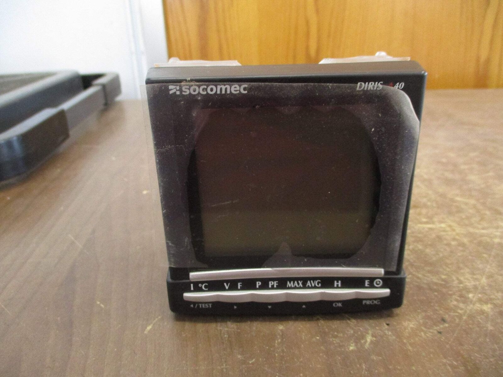 Socomec DIRIS A40 Multifunction Meter 48250201 w/ (4) Mounts Used