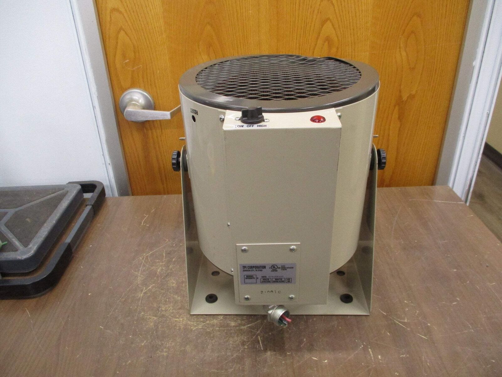 TPI Fan-Forced Portable Heater HF686TC 240/208V 60Hz 5600/4200W Used