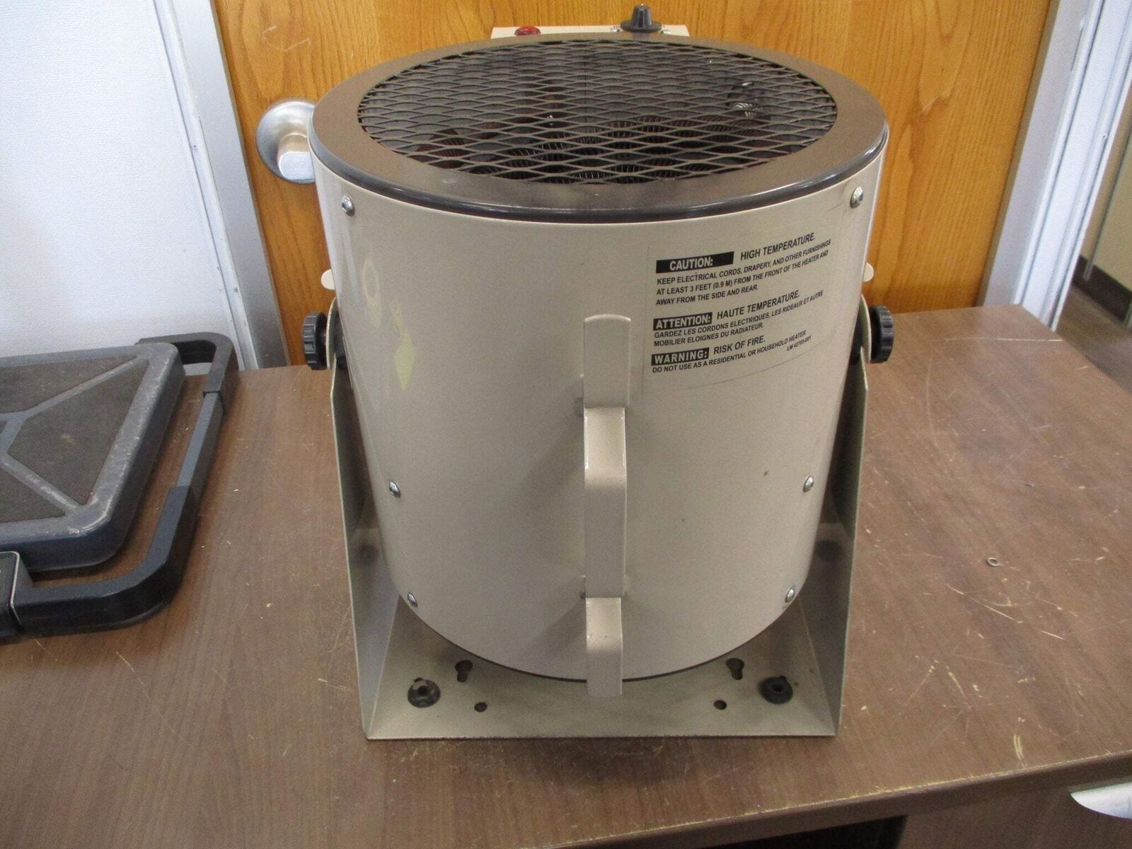 TPI Fan-Forced Portable Heater HF686TC 240/208V 60Hz 5600/4200W Used