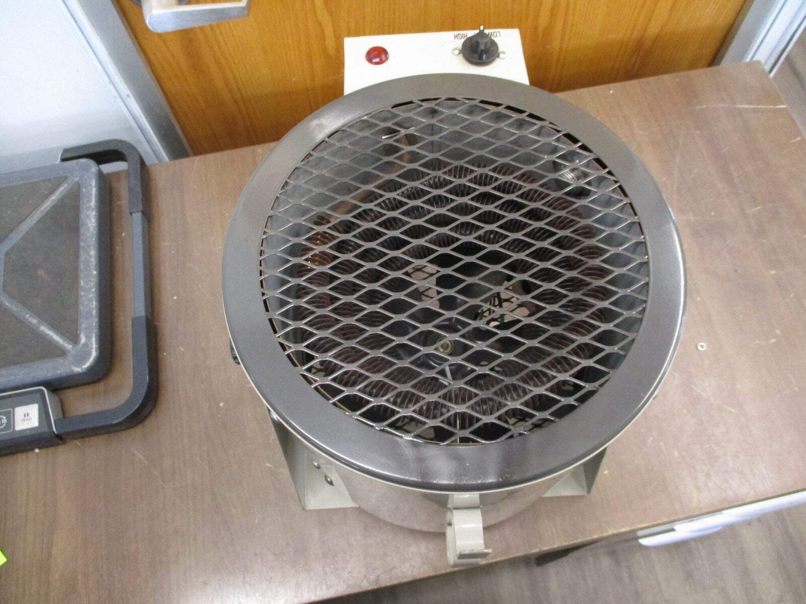TPI Fan-Forced Portable Heater HF686TC 240/208V 60Hz 5600/4200W Used