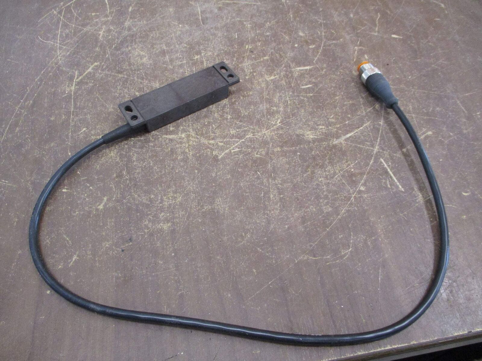 Schmersal Magnetic Switch BN 310-rz-2486 120W 250V AC/DC Used